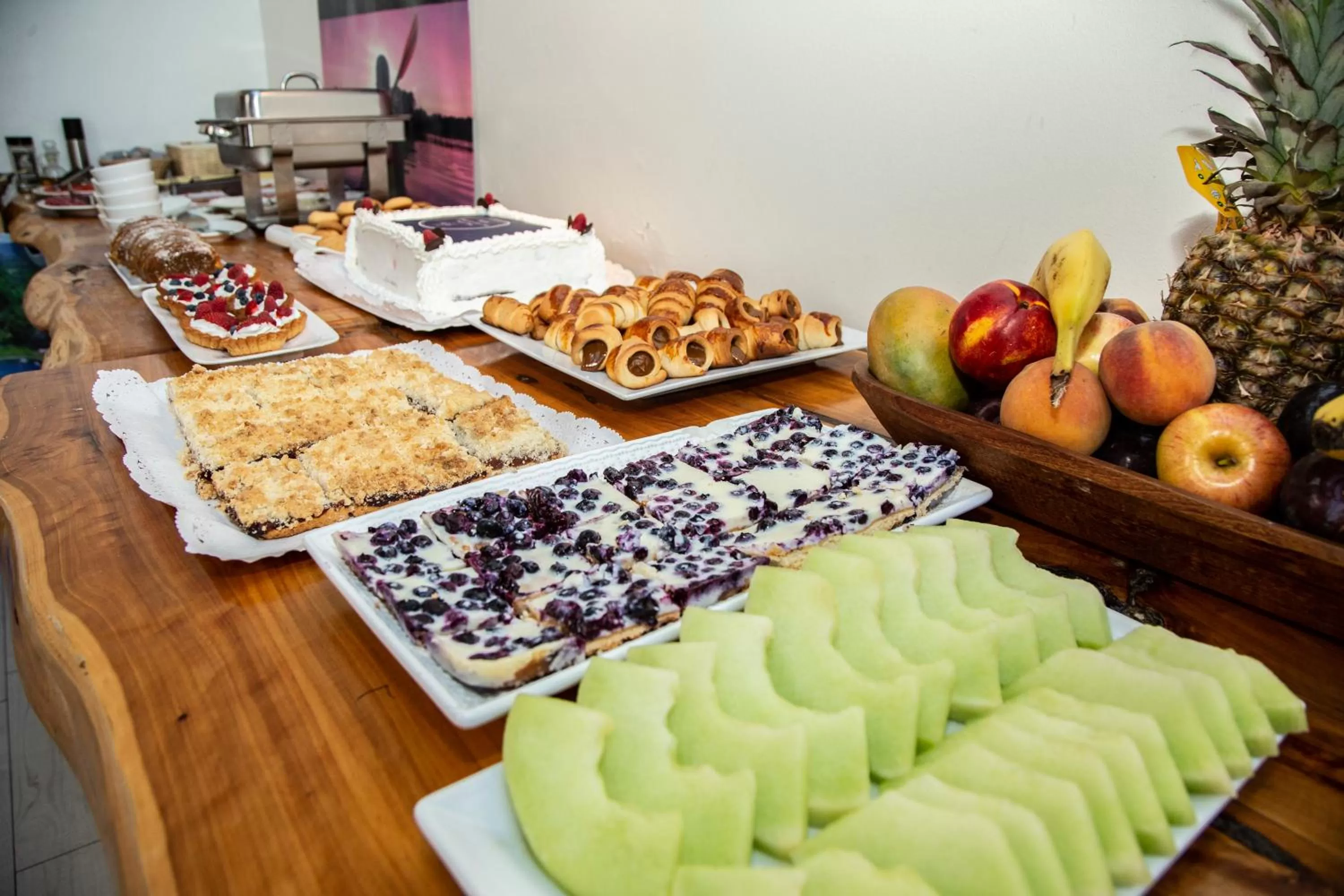 Buffet breakfast, Food in Hotel Cumbres del Sur