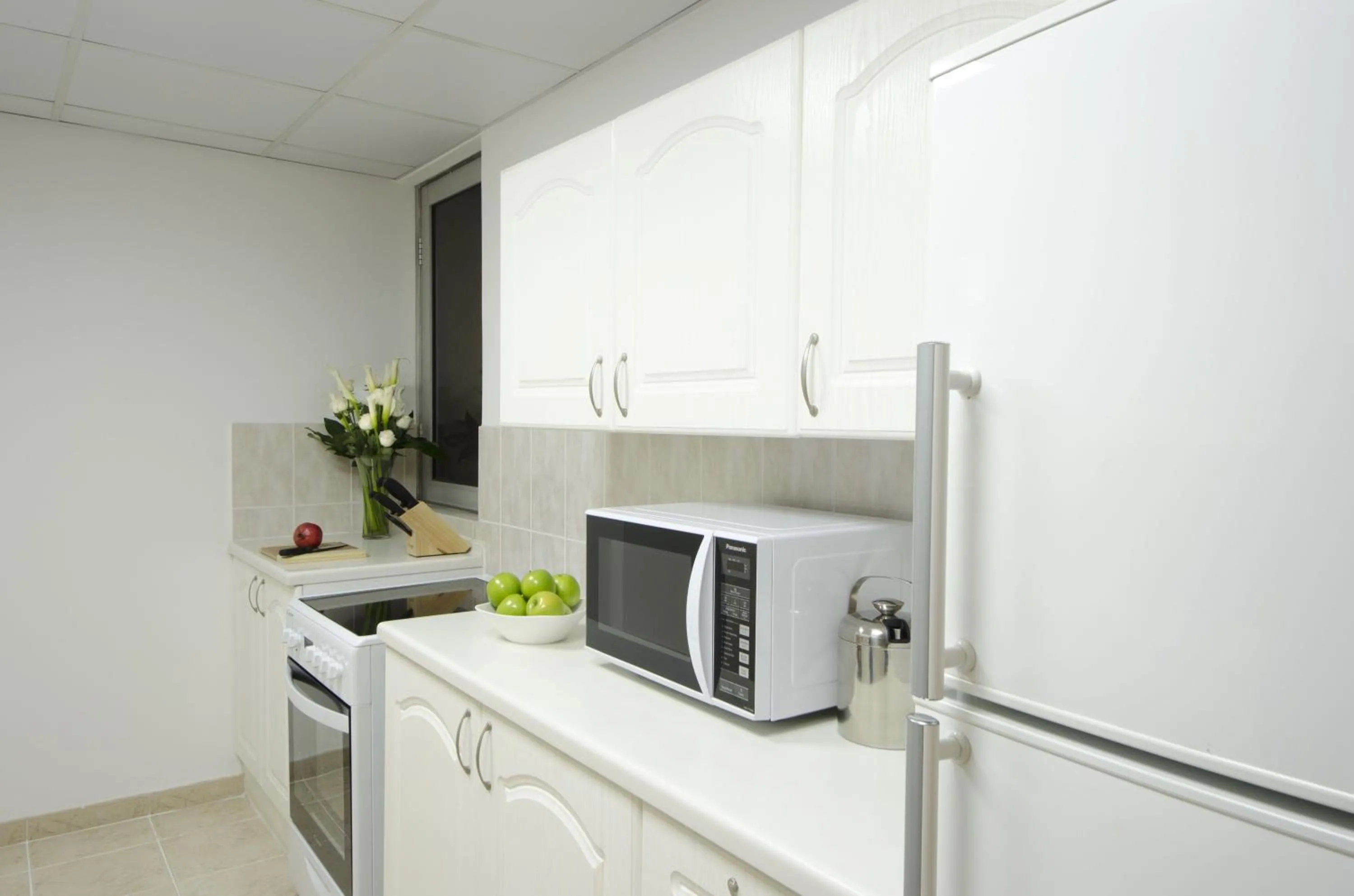 Kitchen or kitchenette in The Apartments, Dubai World Trade Centre