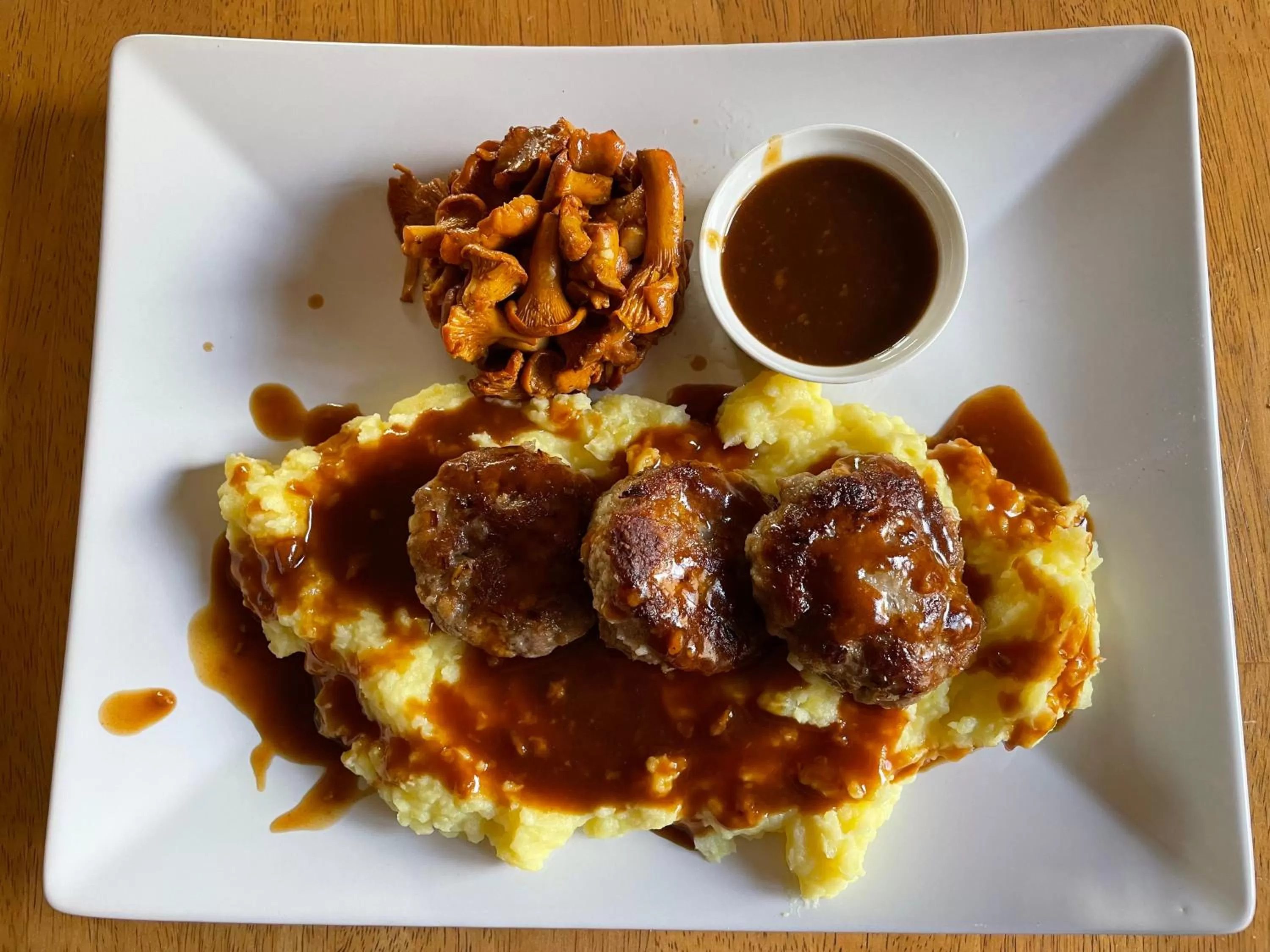 Restaurant/places to eat, Food in Yaberg Affären