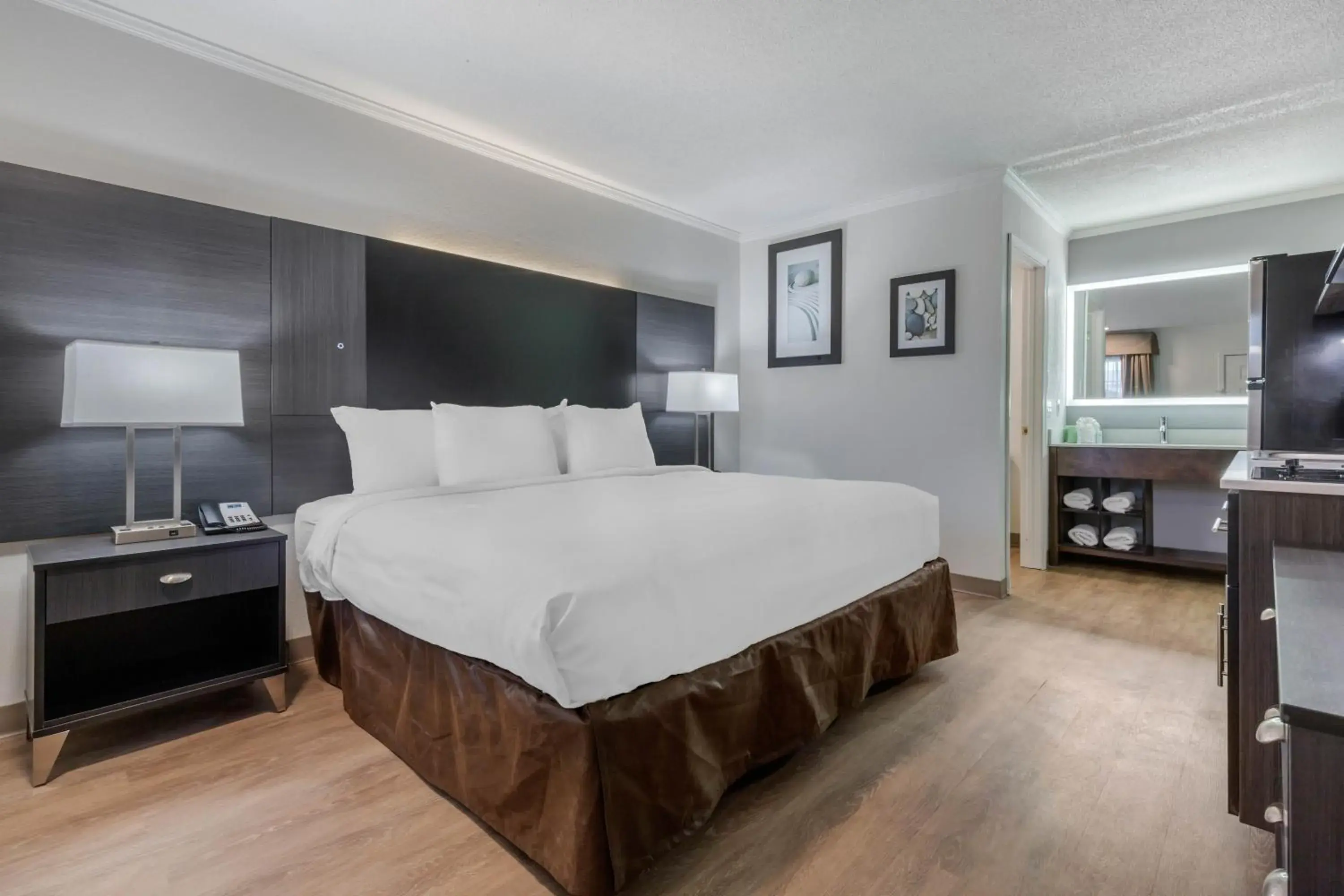 King Room - Non-Smoking in Suburban Studios at the University King Room - Non-Smoking in Suburban Studios at the University