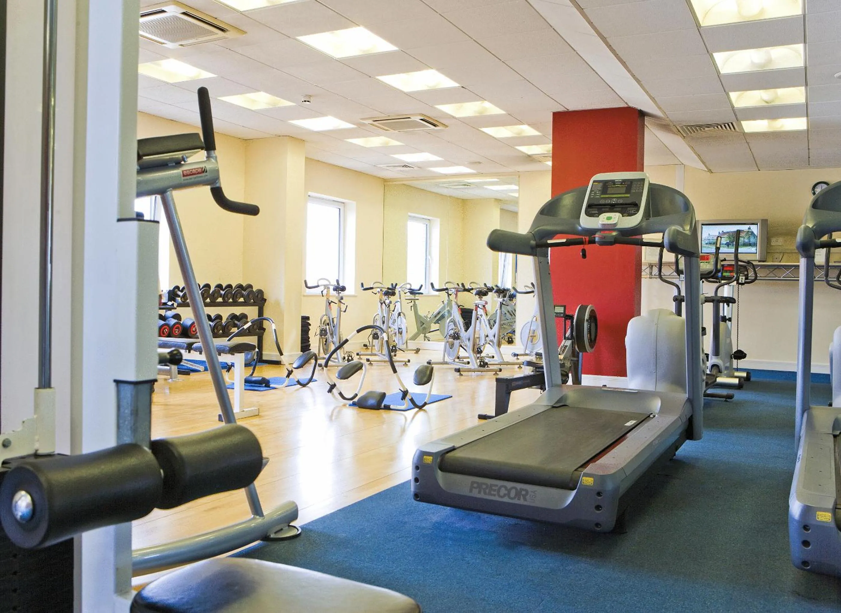 Fitness centre/facilities in City Hotel