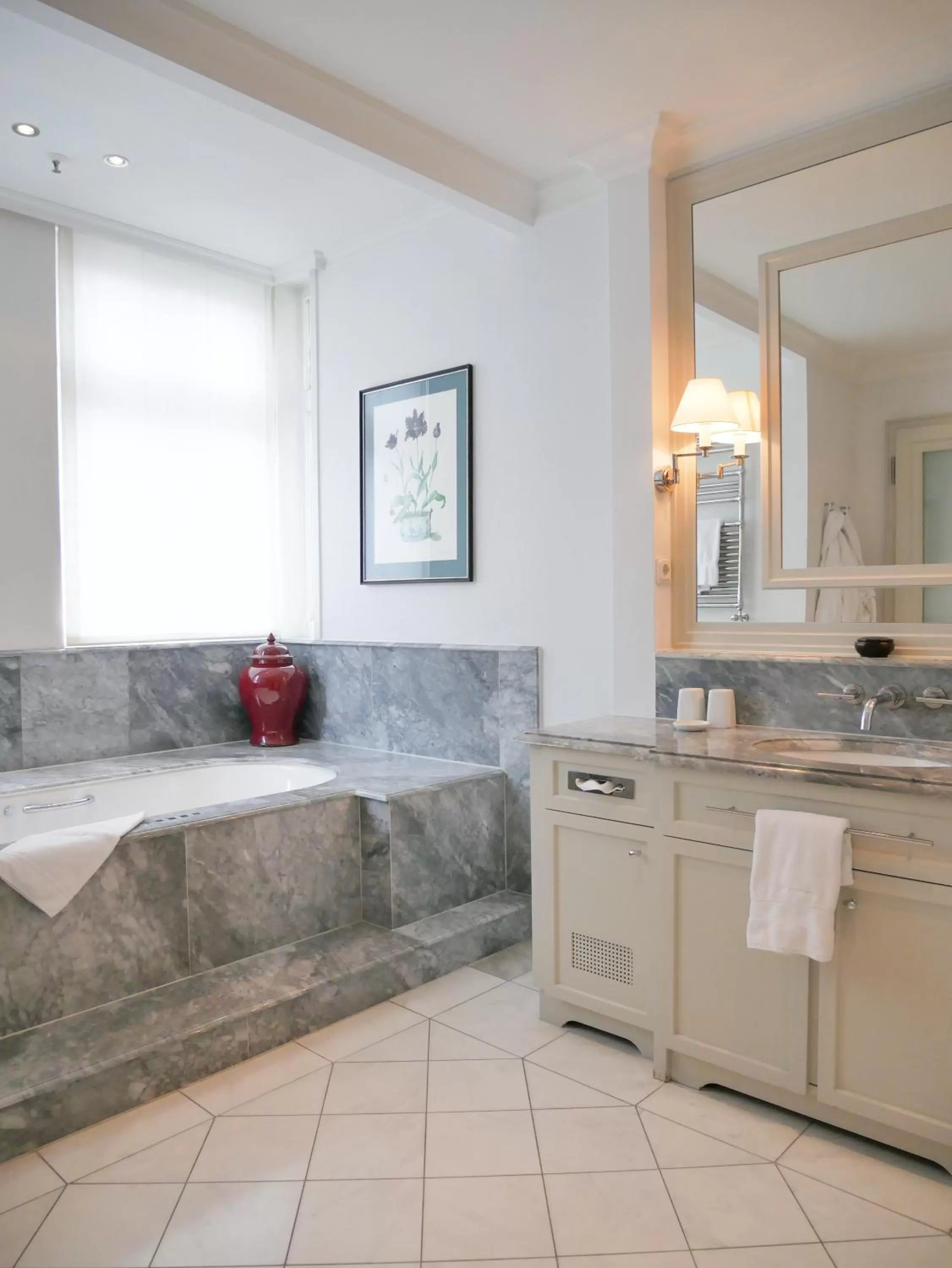 Bathroom in Hotel Detmolder Hof