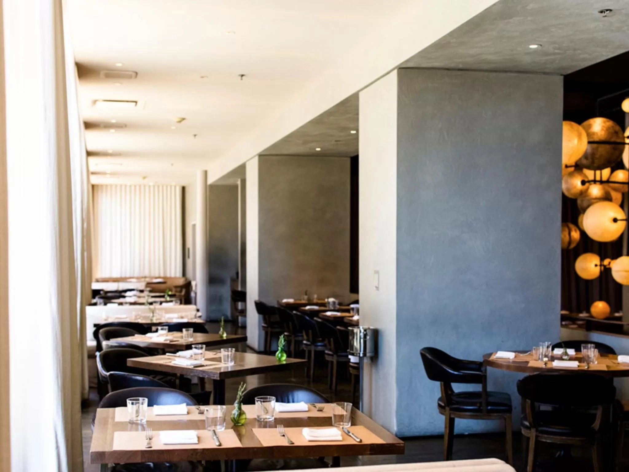 Restaurant/places to eat in Ambassador Chicago, part of JdV by Hyatt