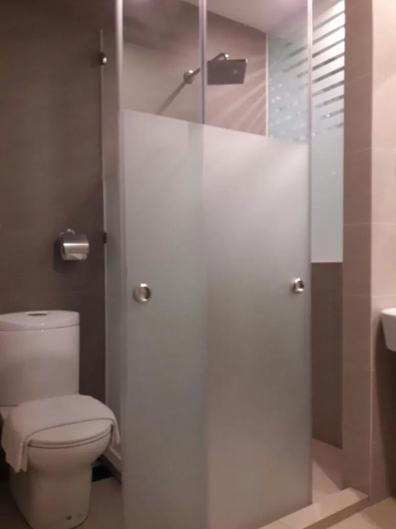 Shower in Pantai Inn Kota Kinabalu