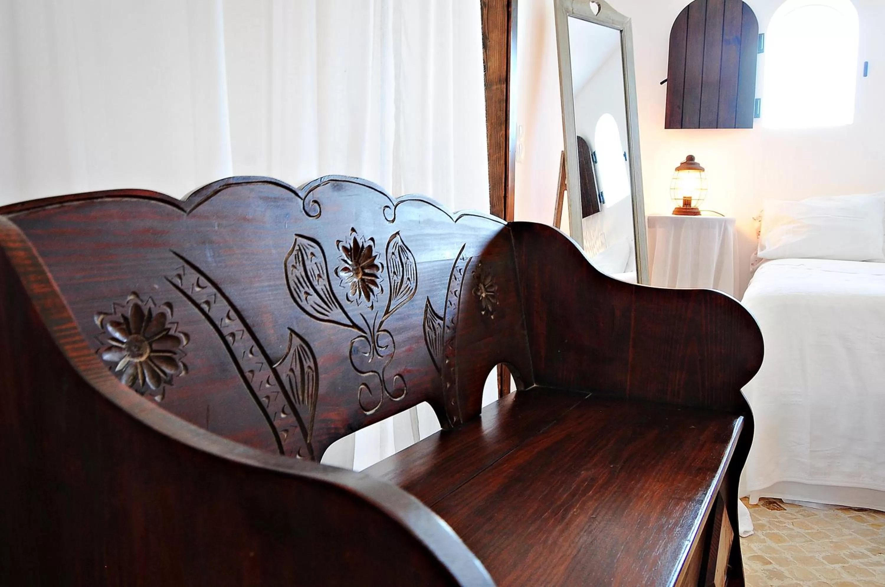 Decorative detail, Bed in Uma Casa a Beira Sol