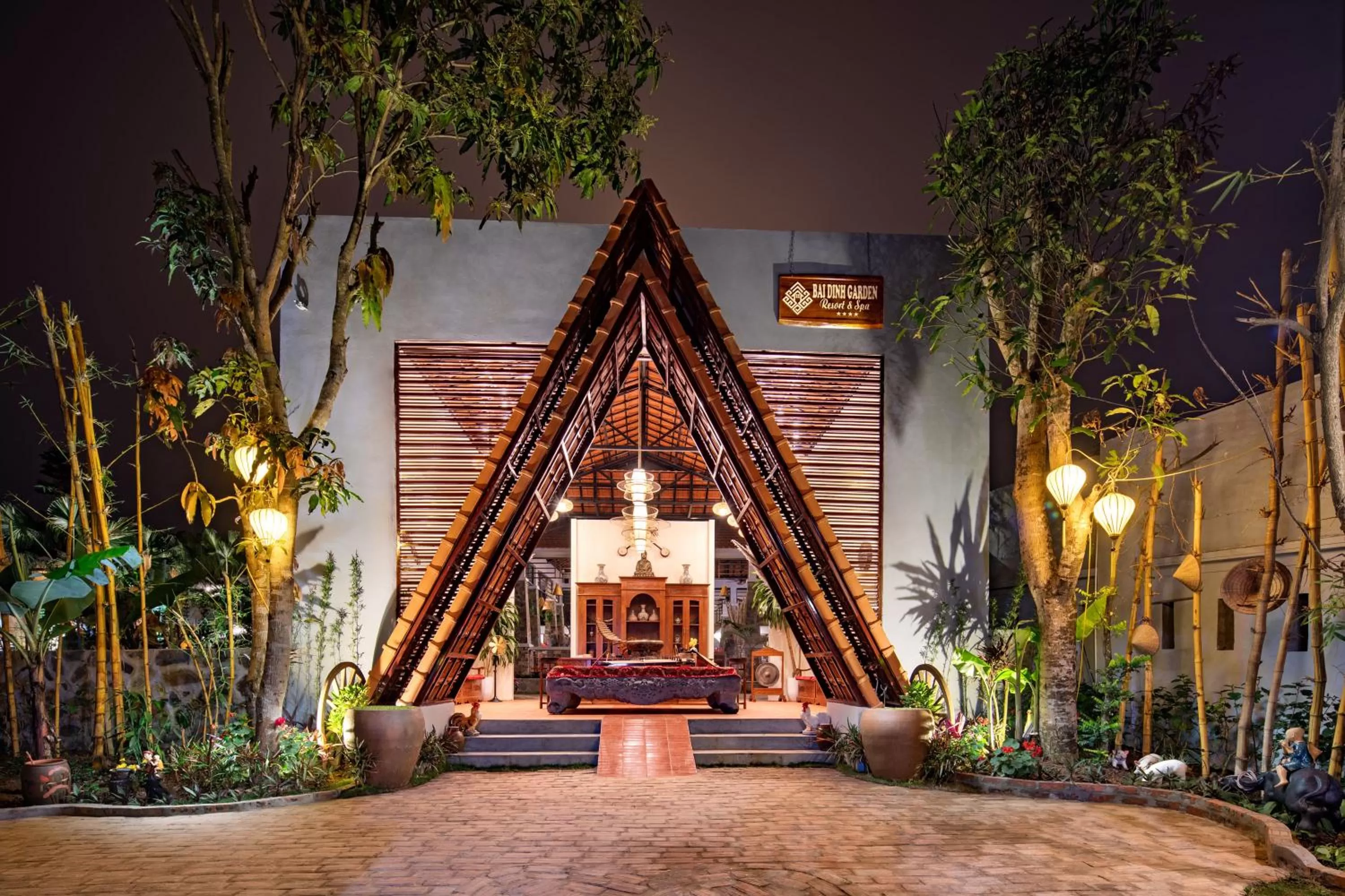 Facade/entrance in Bai Dinh Garden Resort & Spa