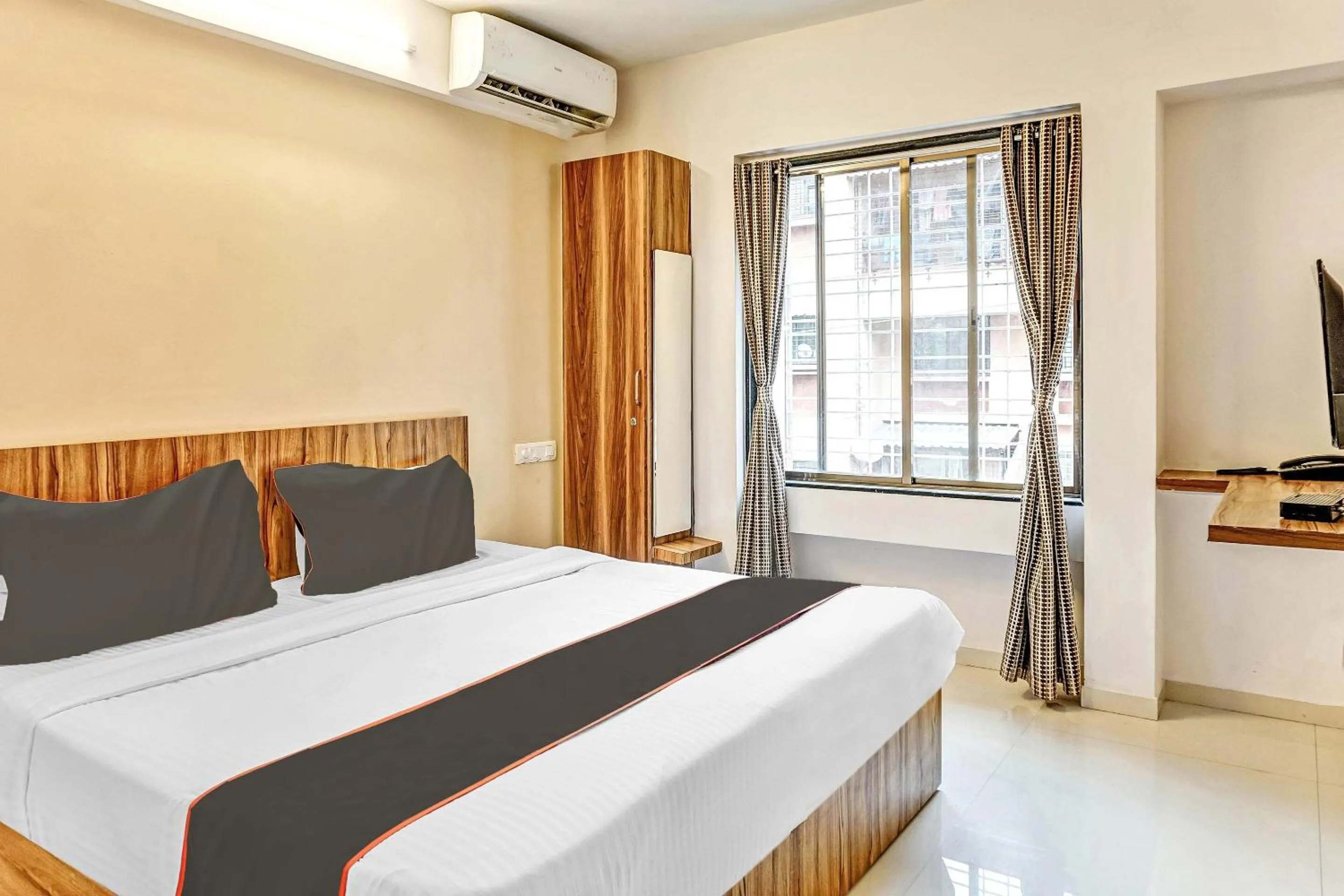 Bedroom, Bed in Habitat Service Apartments