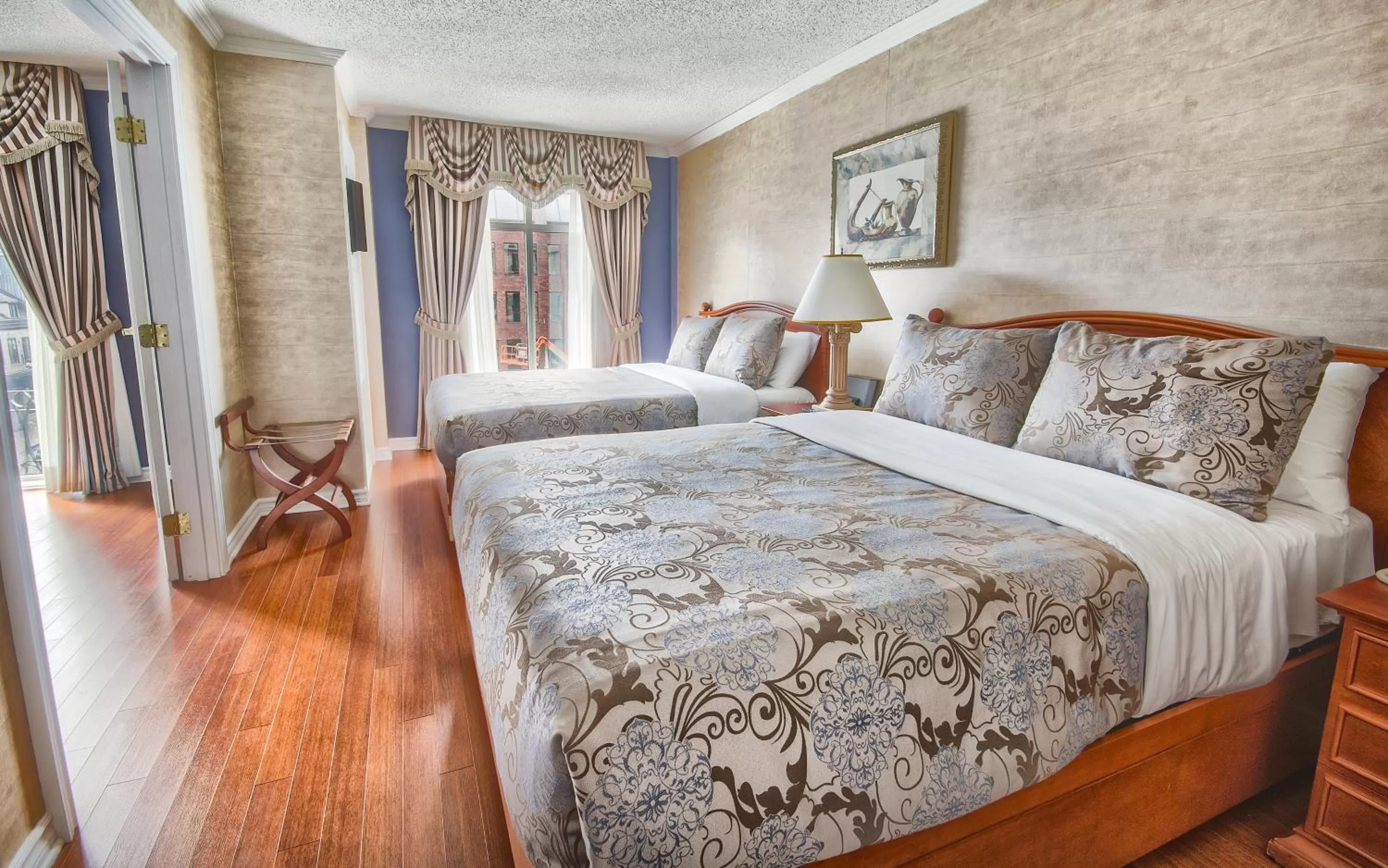 Exterior View Family Suite, 2 Queen and 1 Sofa-Bed in Hôtel Palace Royal Centre-Ville Québec par JARO