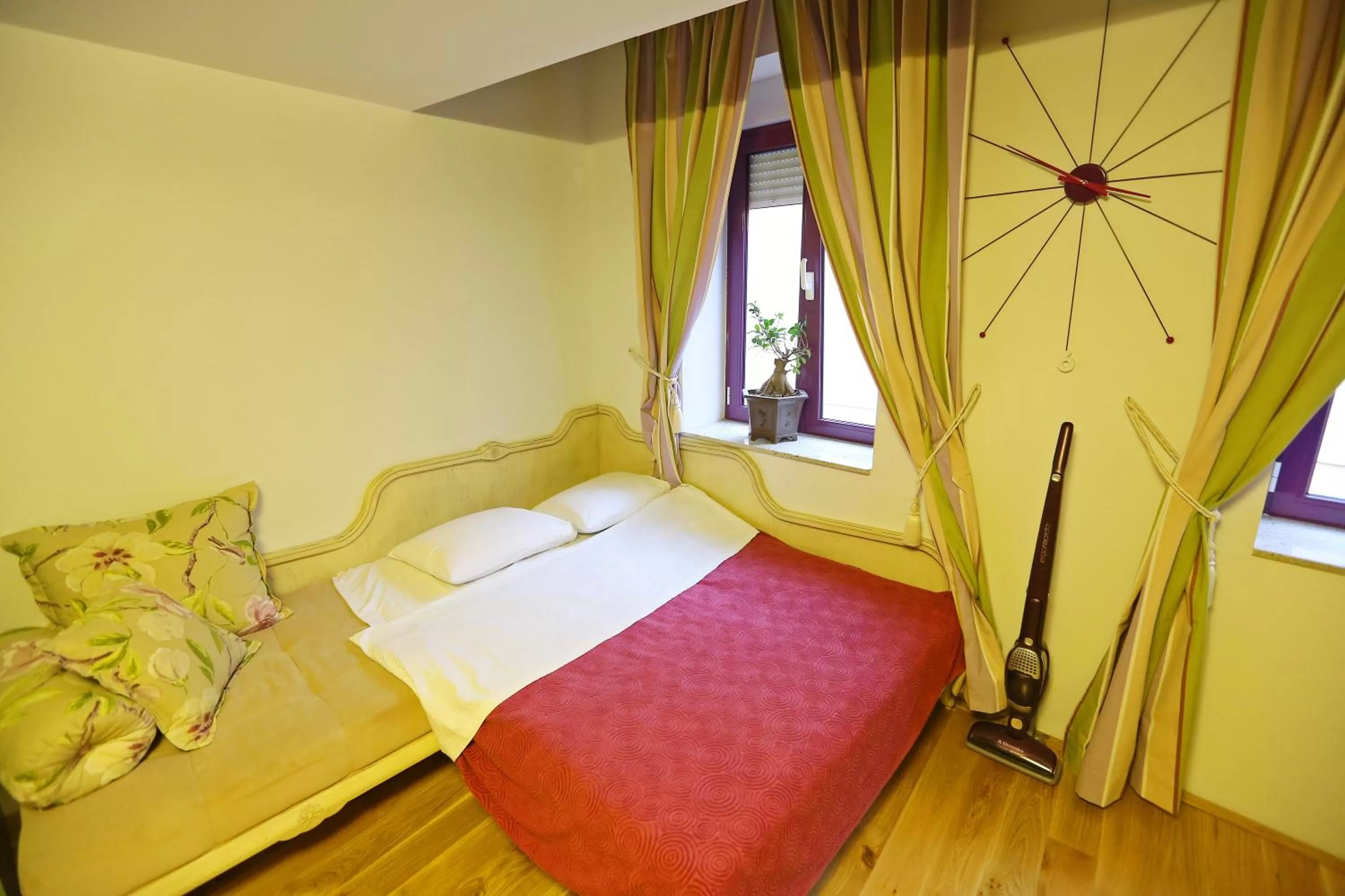 Bed in Central Apartments Integrated Hotel