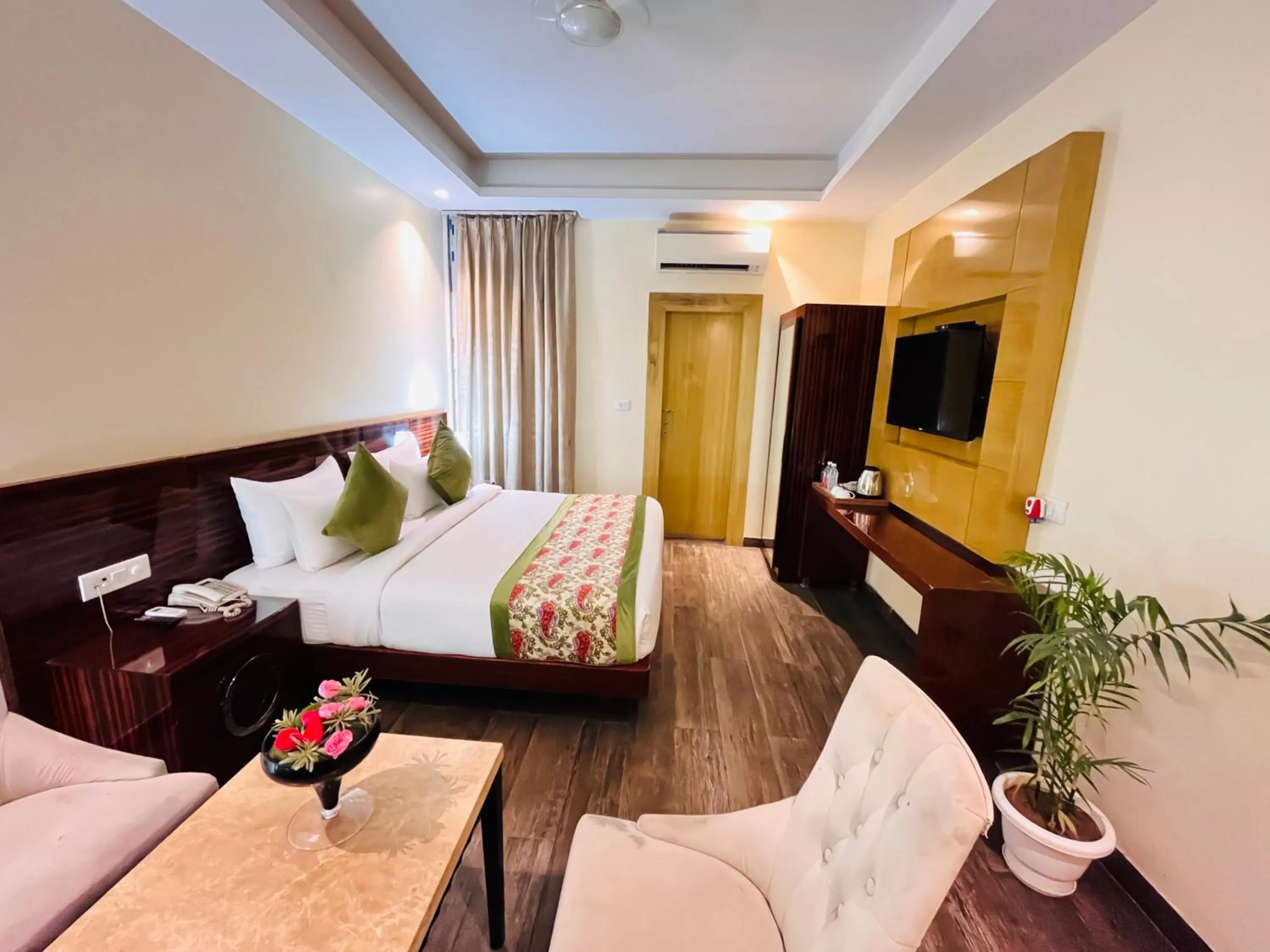 Bed in Hotel Banz near Delhi Airport