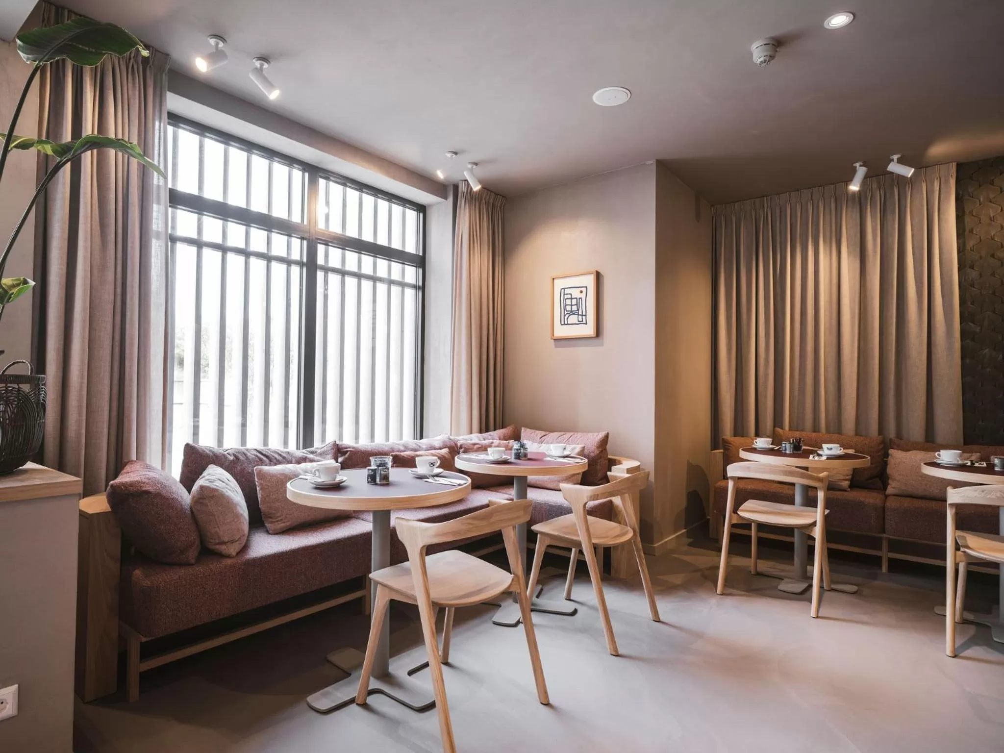 Restaurant/Places to Eat in Strandhotel Domburg