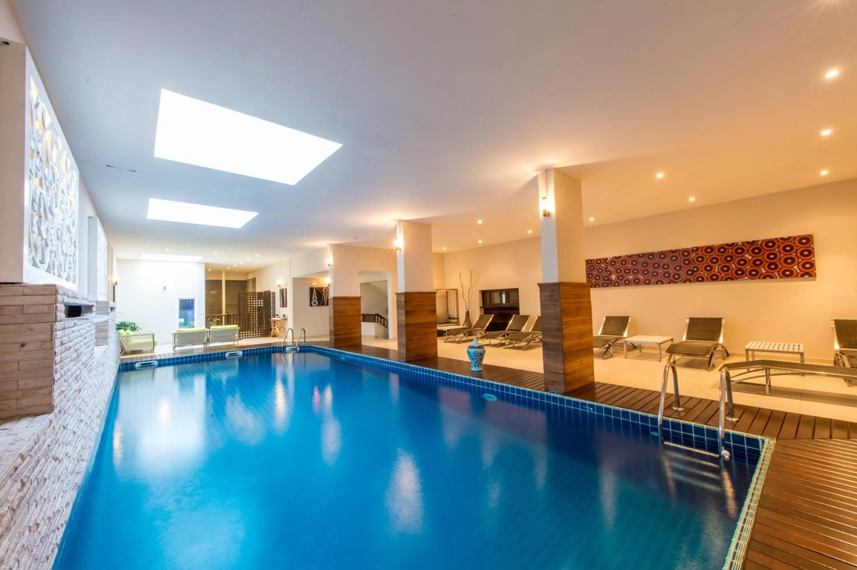 Swimming pool in Calypso Hôtel