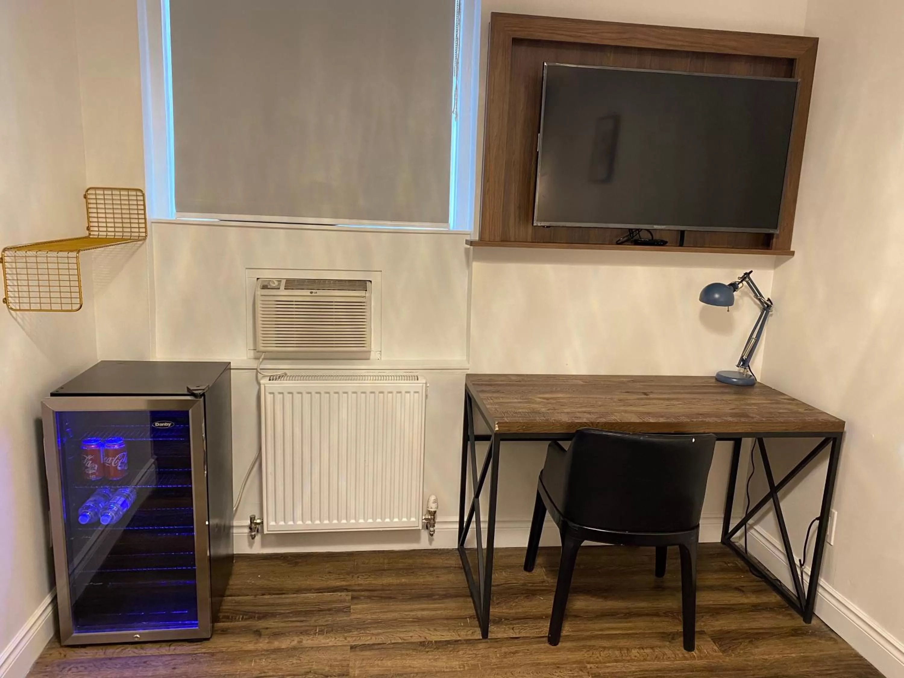 TV/Entertainment Center in Pembroke Inn