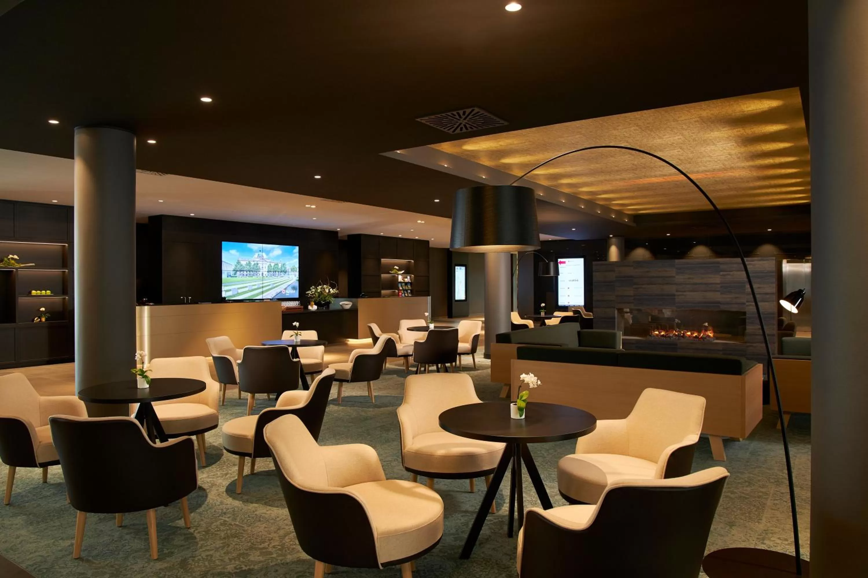 Lobby or reception in H4 Hotel Leipzig