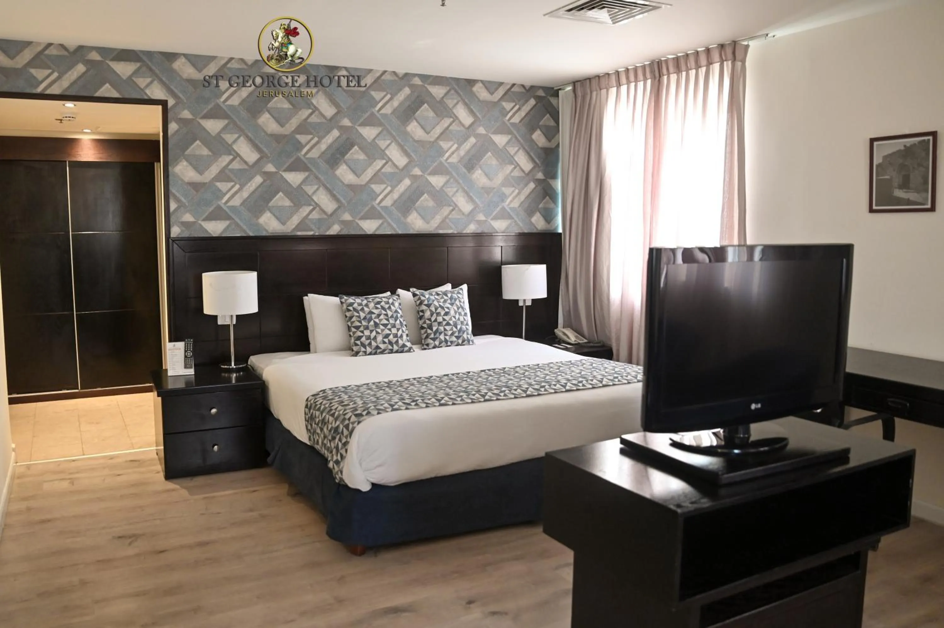 Bed in St. George Hotel