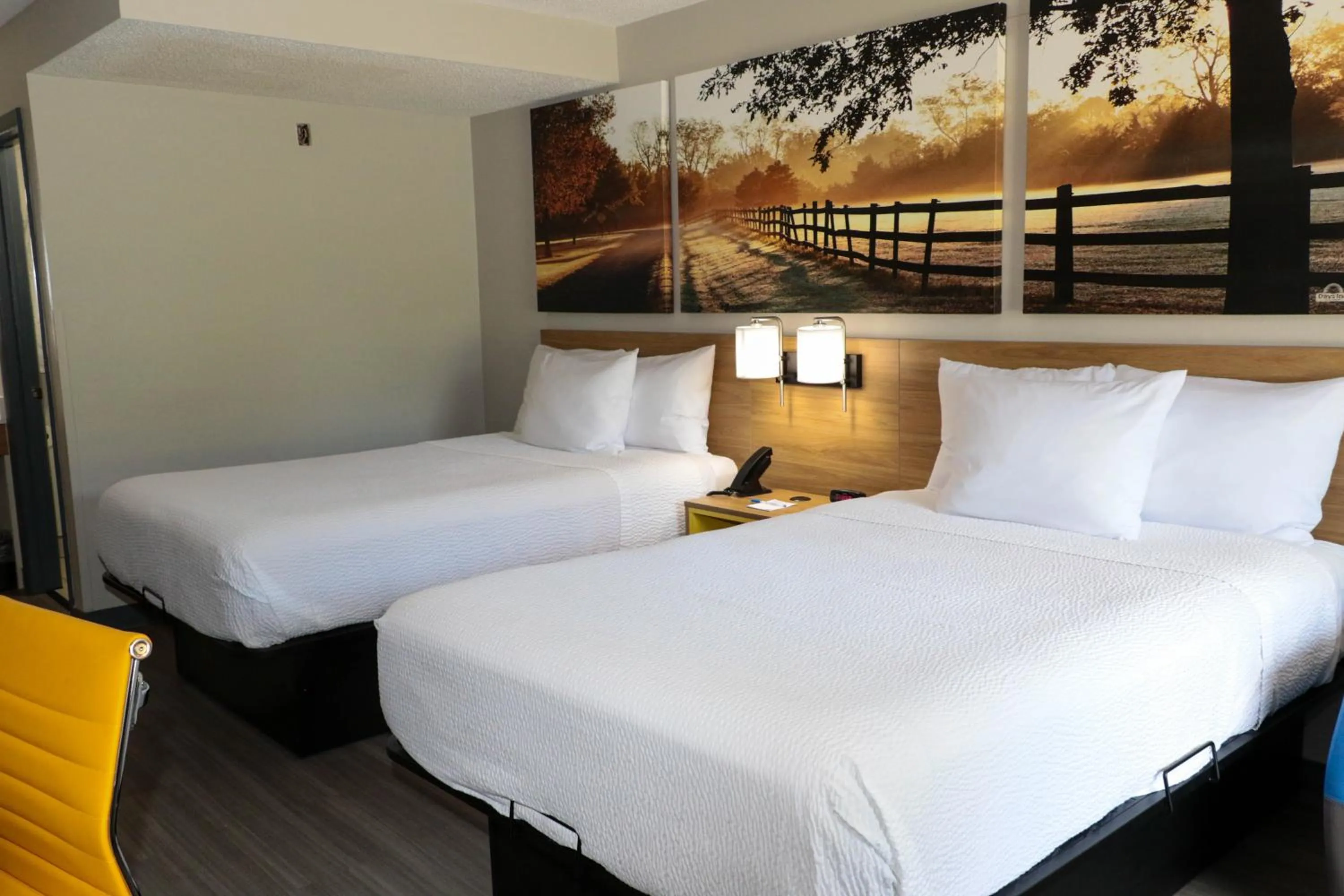 Photo of the whole room, Bed in Days Inn by Wyndham Farmville