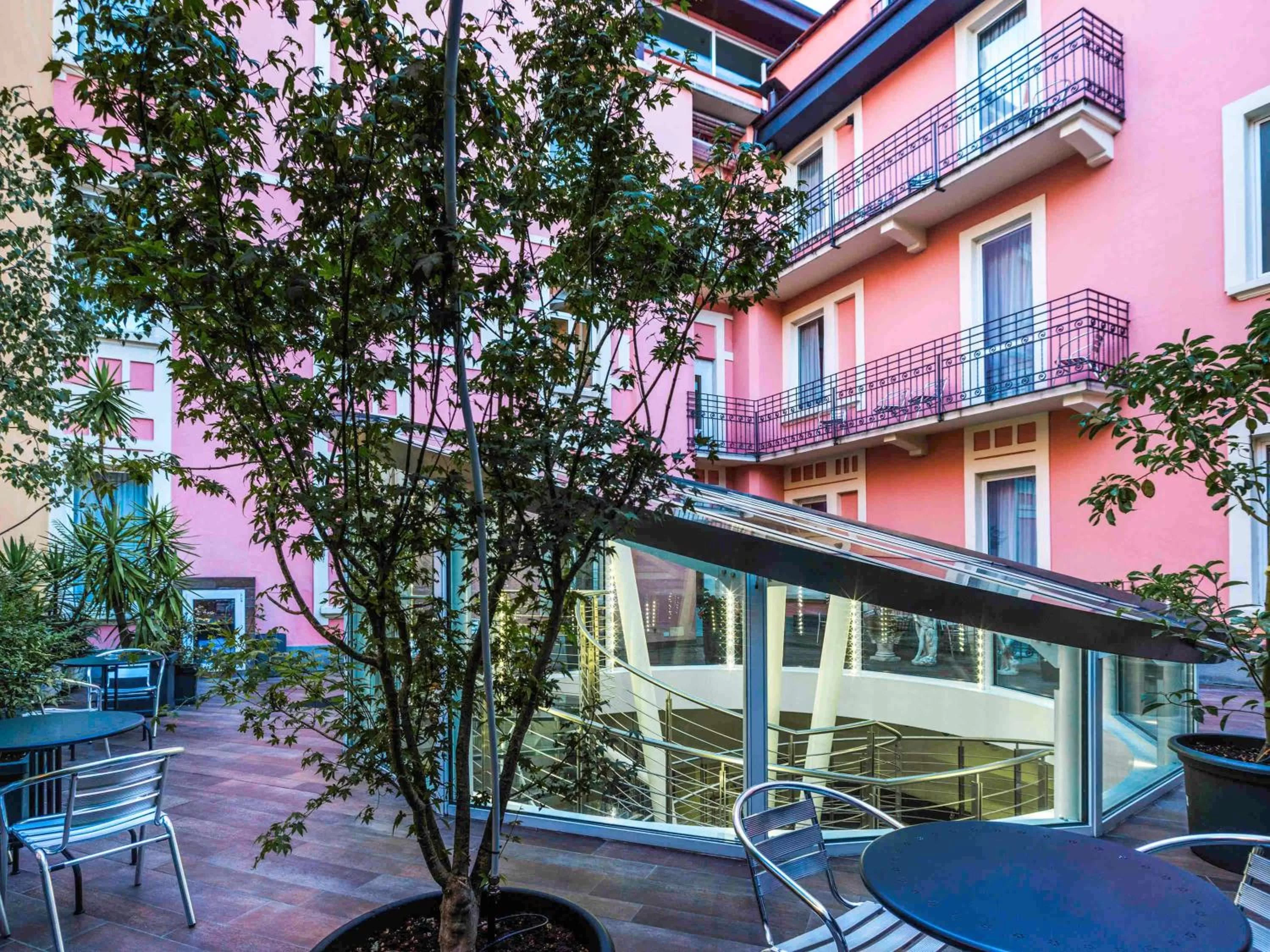 Lounge or bar in Ibis Styles Milano Centro