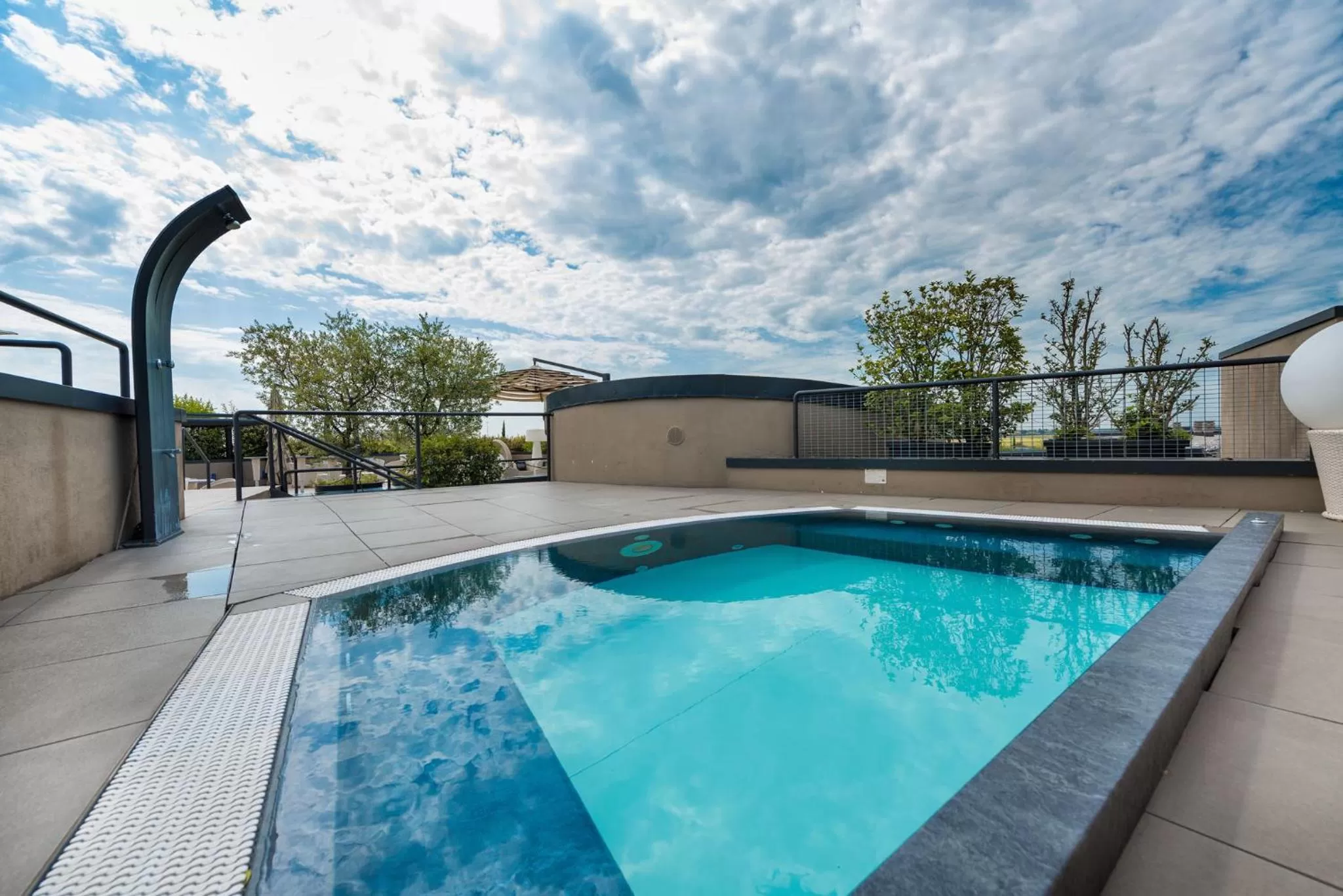 Swimming pool in DB Hotel Verona Airport Congress & Spa