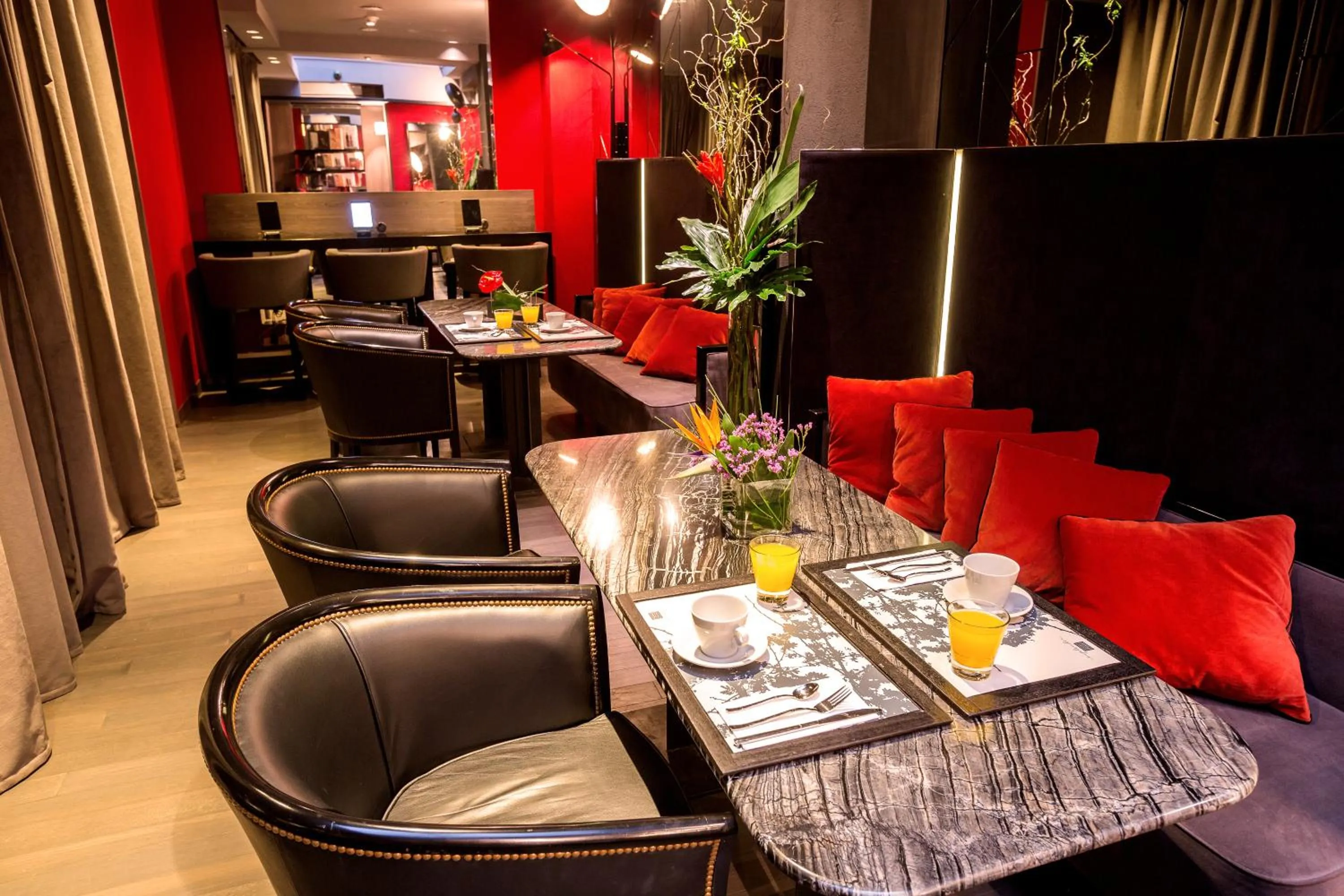 Restaurant/places to eat in Esplendor Plaza Francia