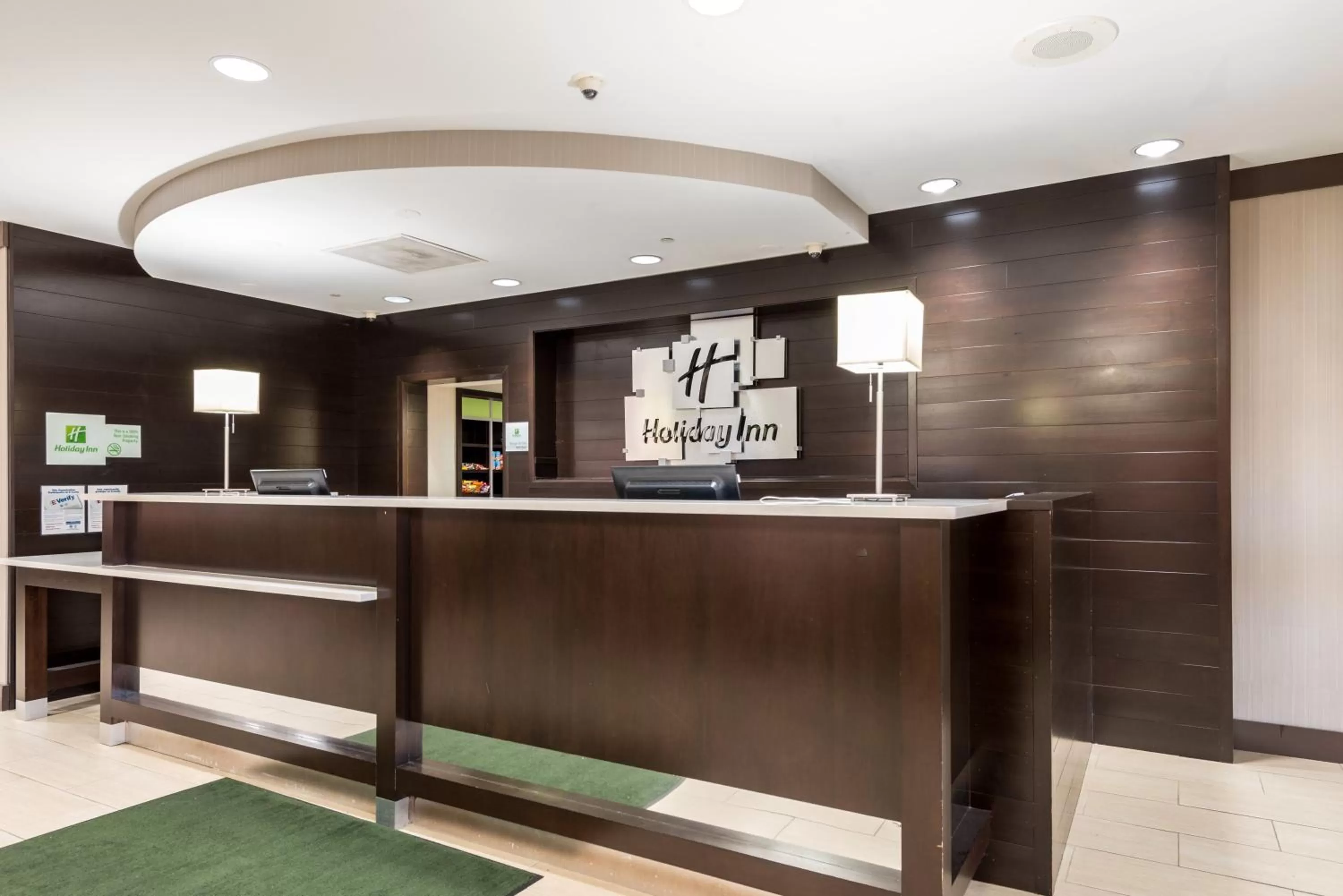 Property building in Holiday Inn - Indianapolis Downtown by IHG