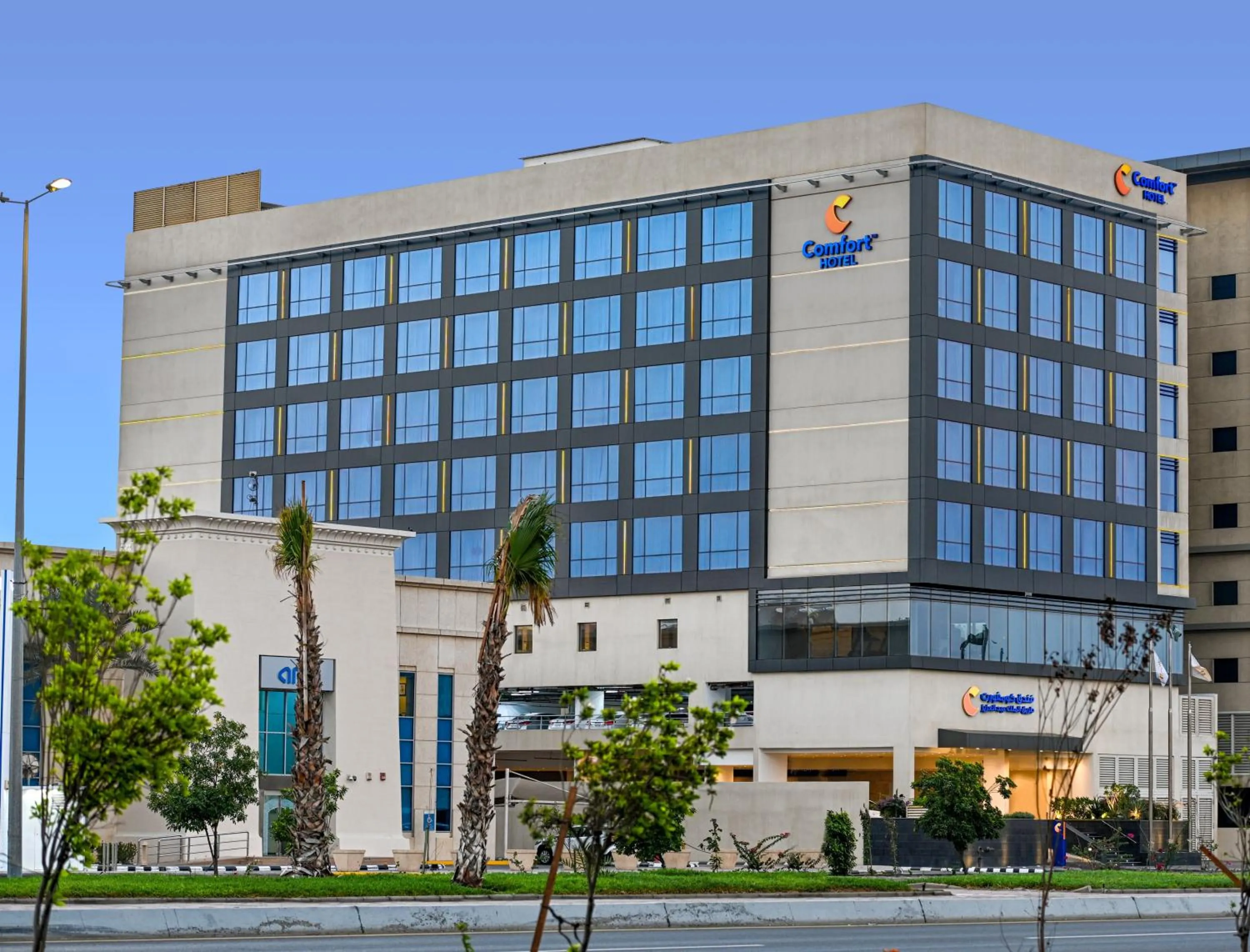 Property building in Comfort Hotel Jeddah King Road