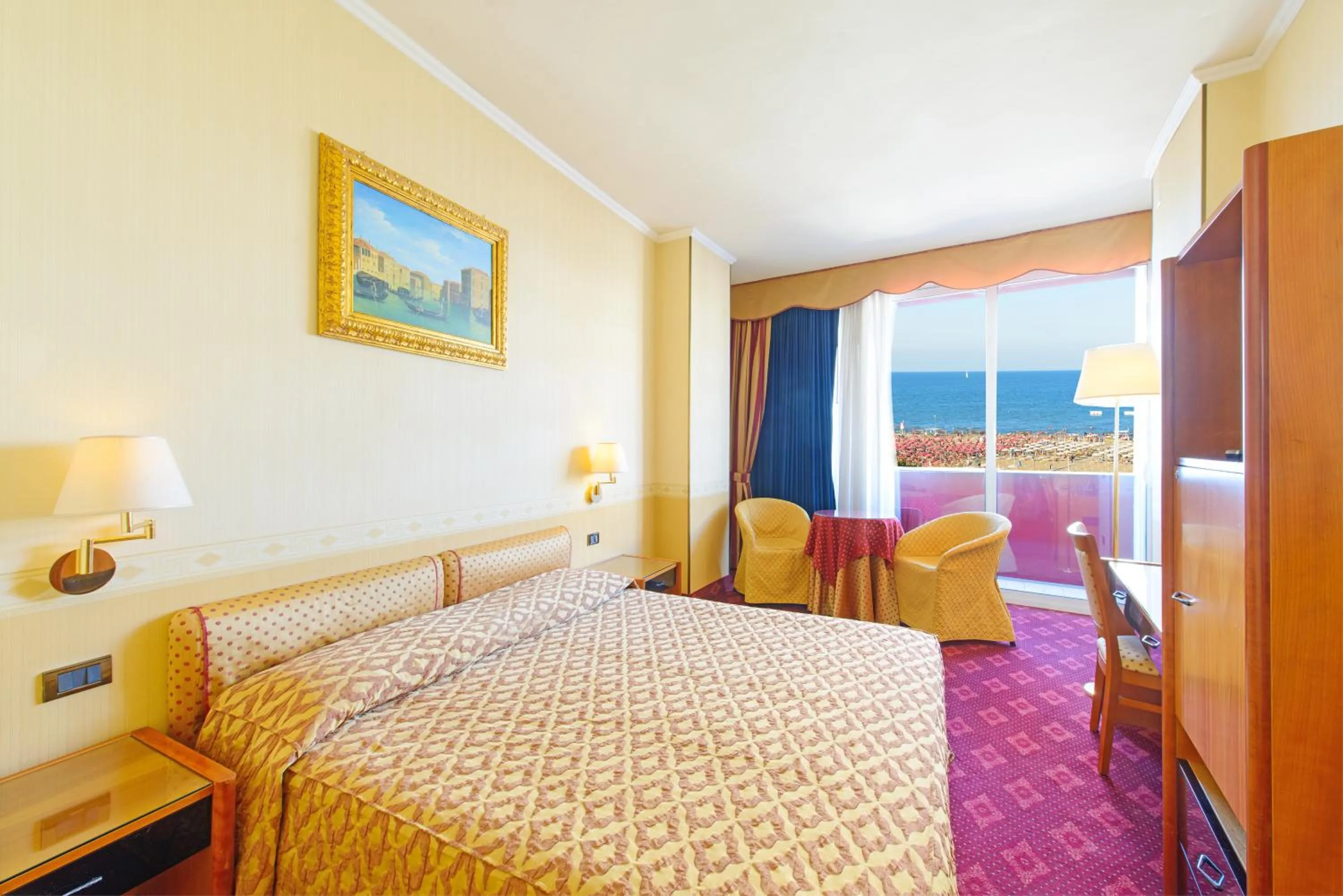 Bedroom, Bed in Admiral Art Hotel