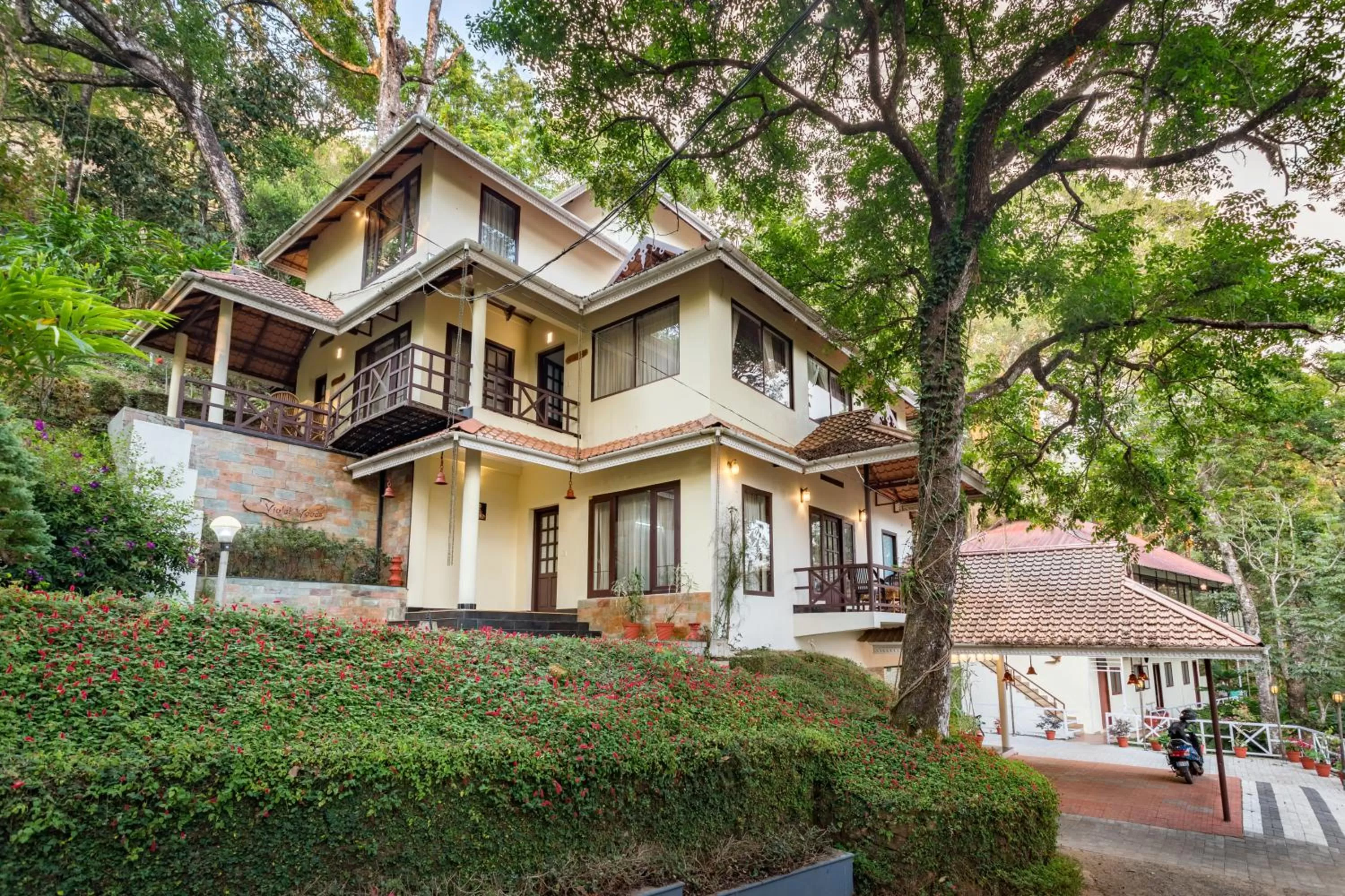 Property building in Violet Woods