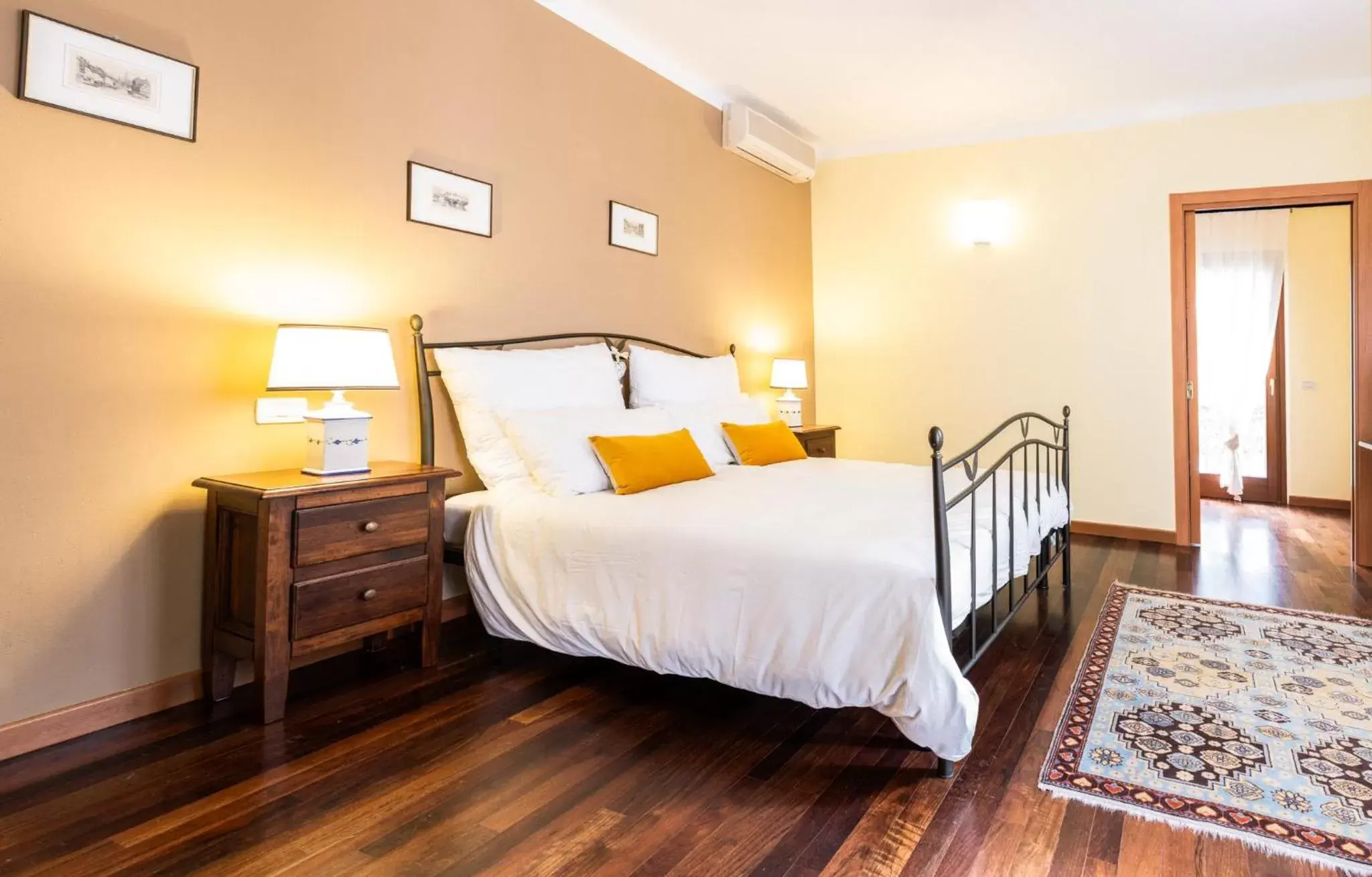 Double Room with Pool View in Buccara B&B Due Del Monte Double Room with Pool View in Buccara B&B Due Del Monte