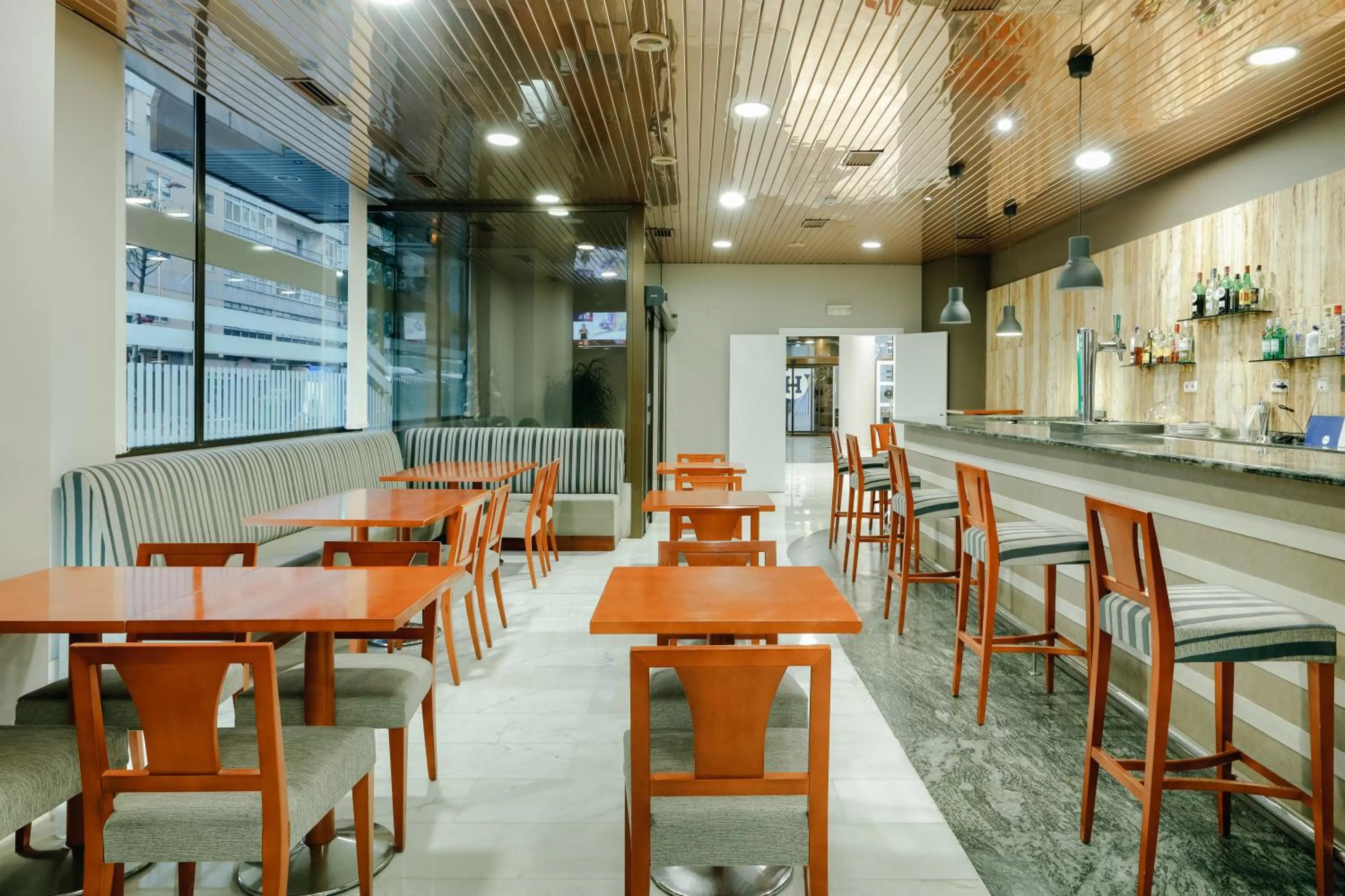 Lounge or bar in Hesperia Vigo