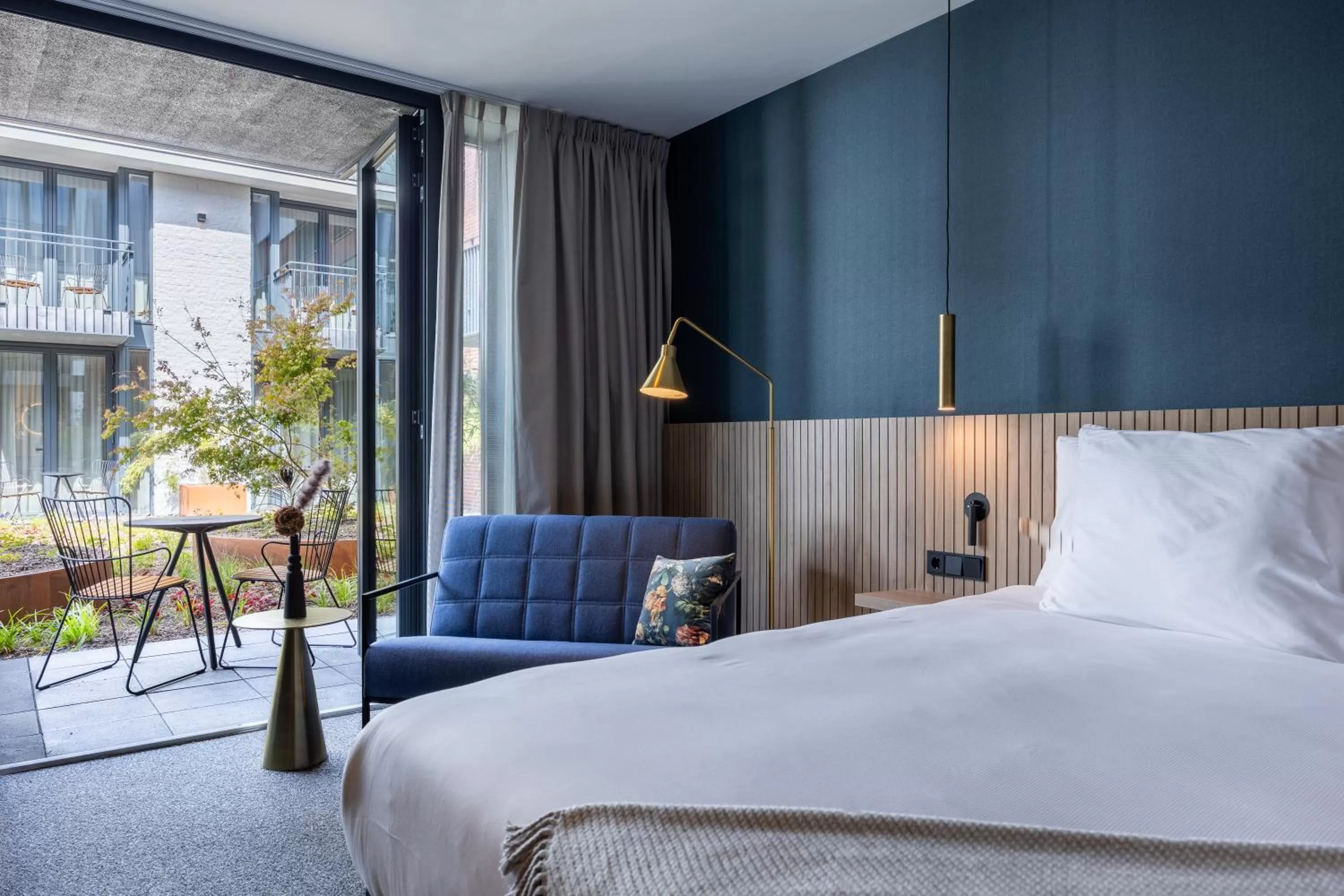 Balcony/Terrace, Bed in Van der Valk hotel Den Haag Wassenaar