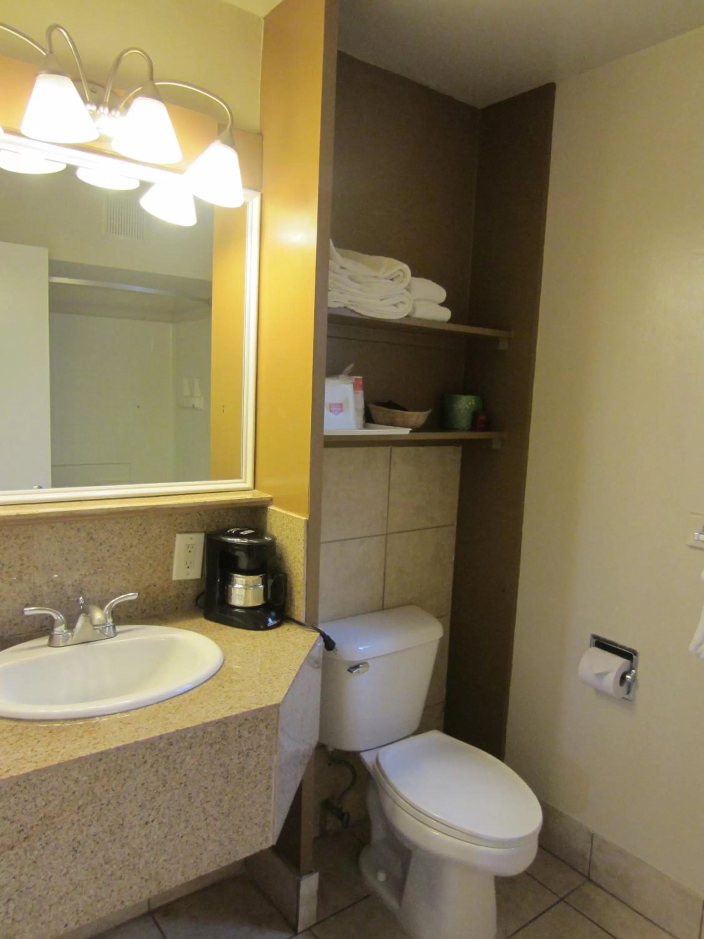 Bathroom in Pelican Inn