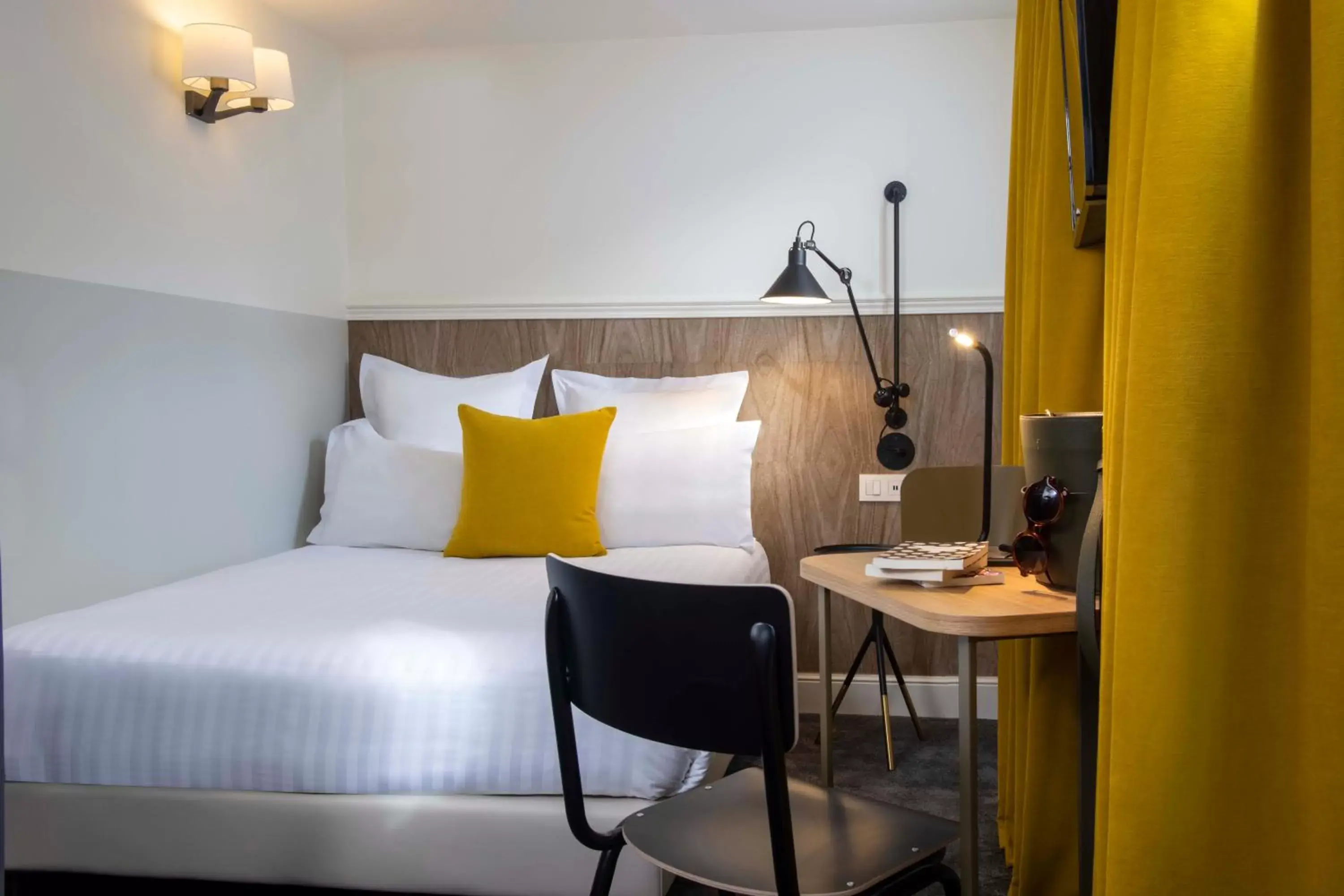 Single Room in Hôtel Des Mines Single Room in Hôtel Des Mines