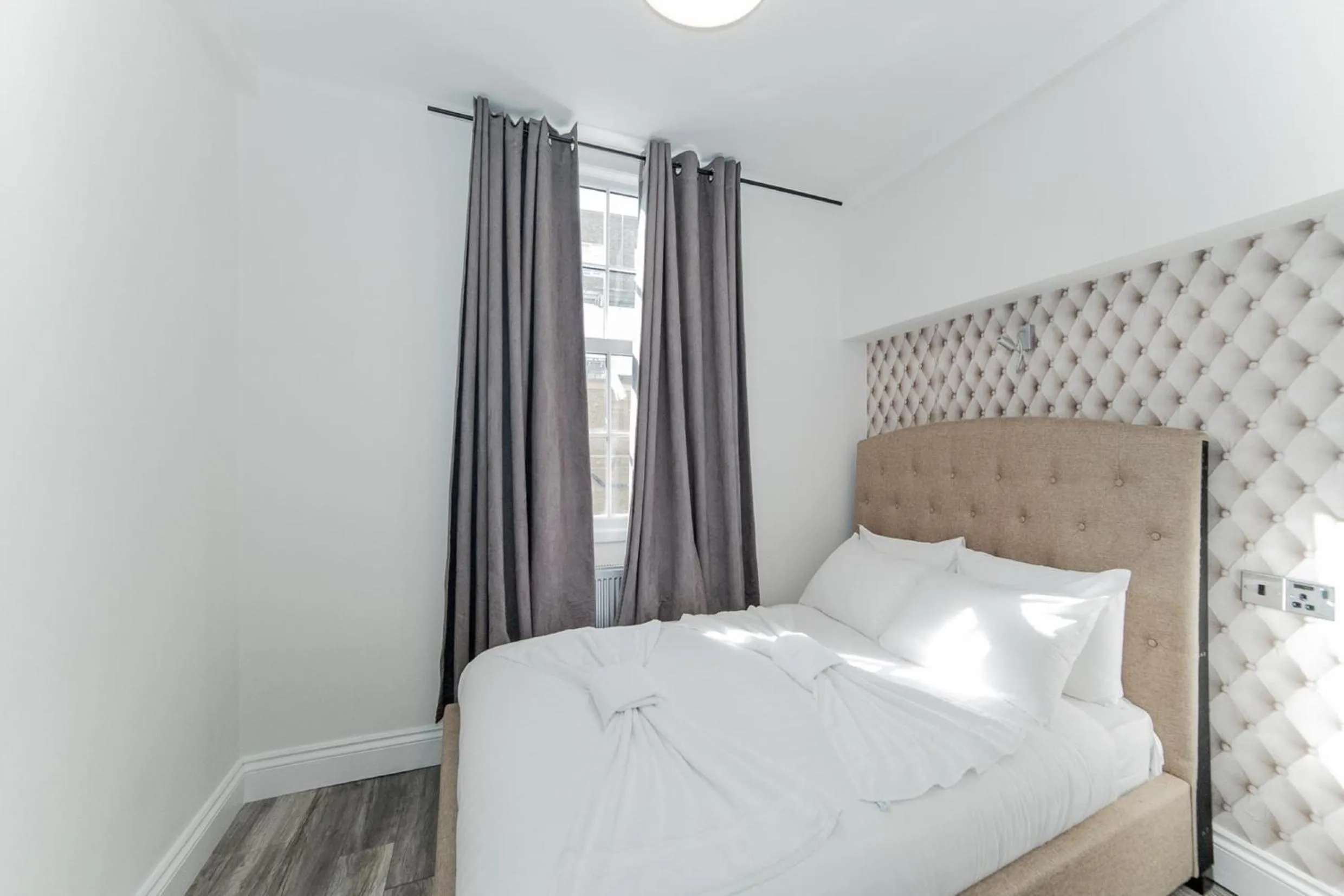 Bedroom, Bed in Imperial Court Suites