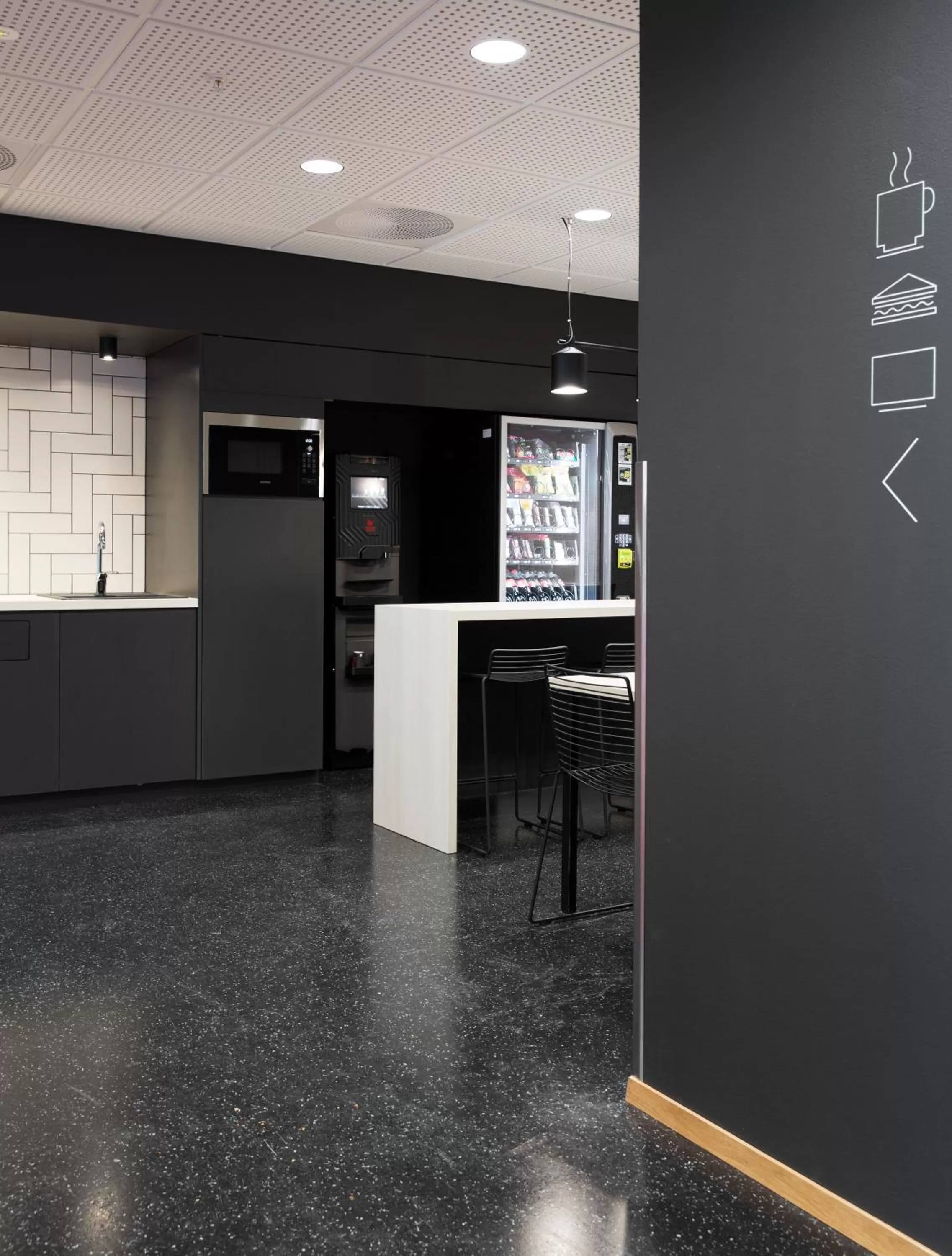 Restaurant/places to eat in Citybox Bergen City