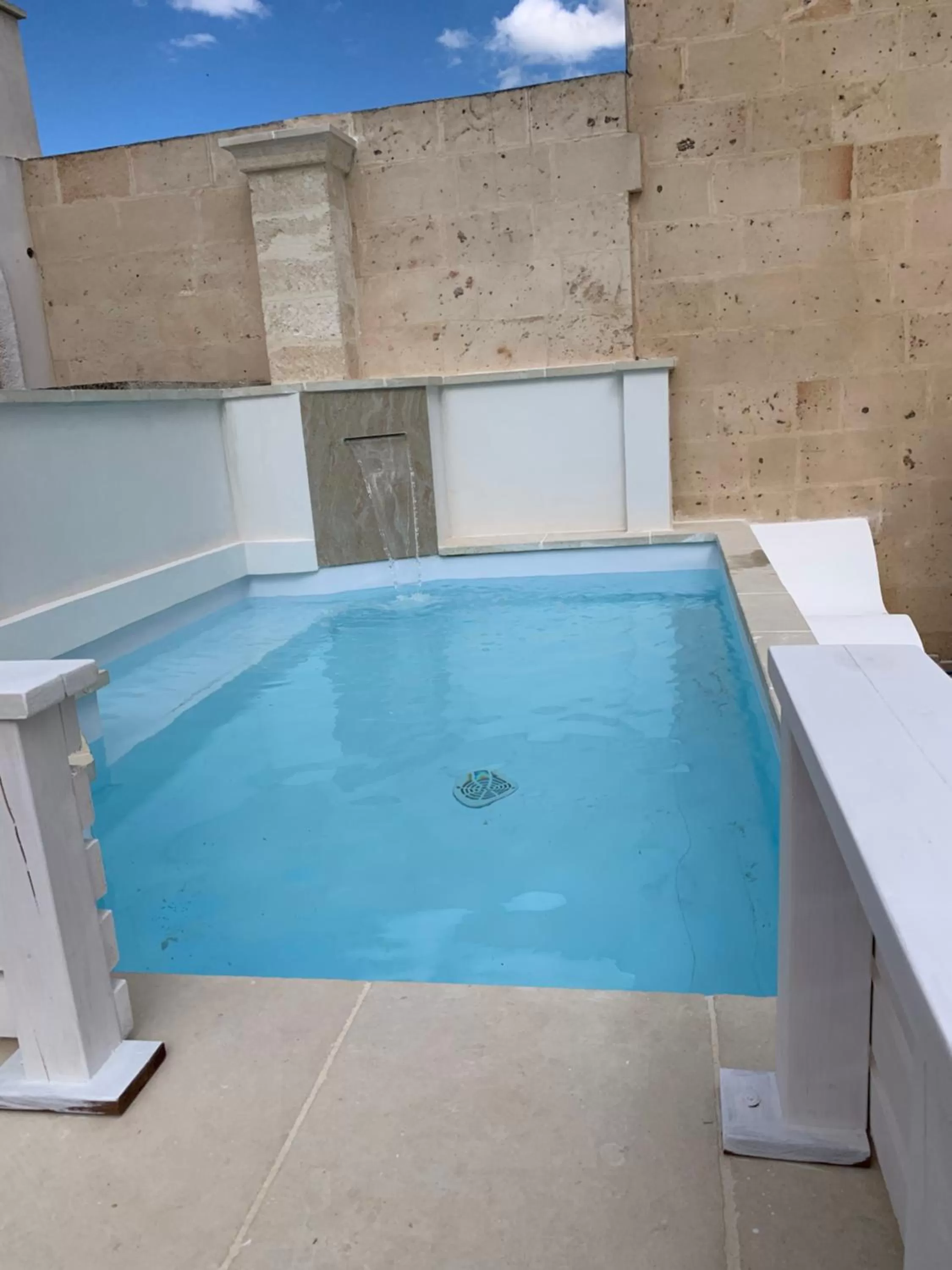 Swimming pool in Sine Tempore B&B