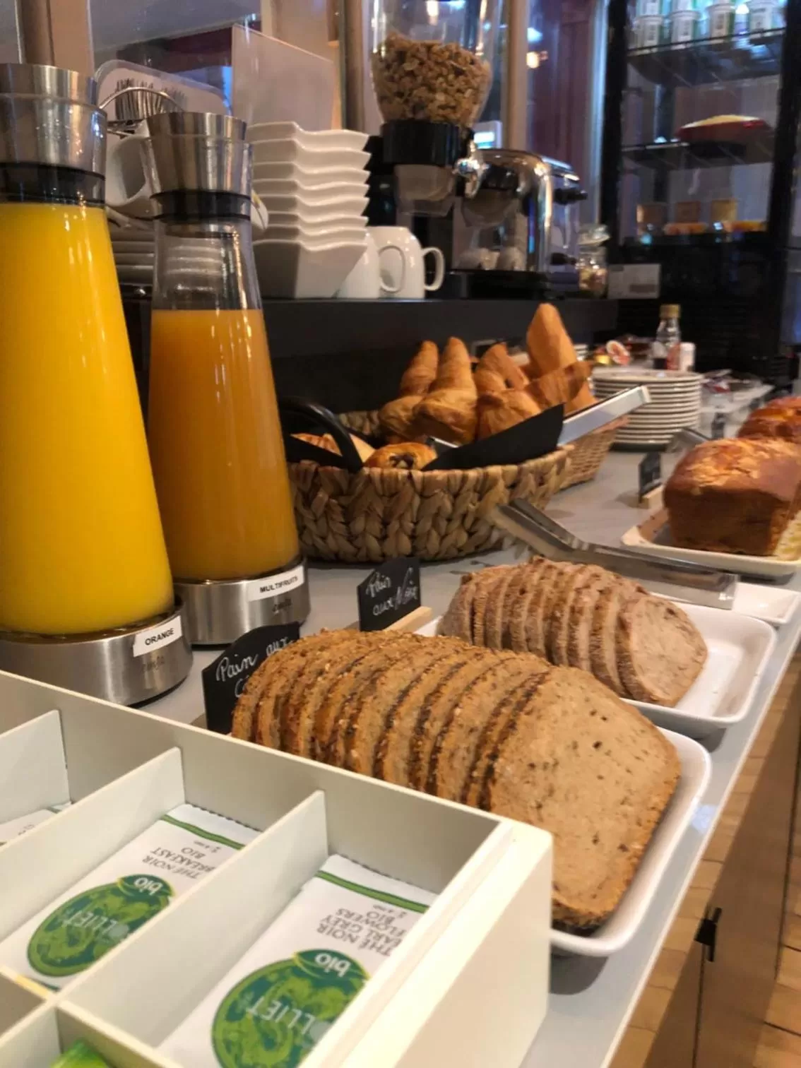 Continental breakfast in Hôtel Le Biarritz - Vichy