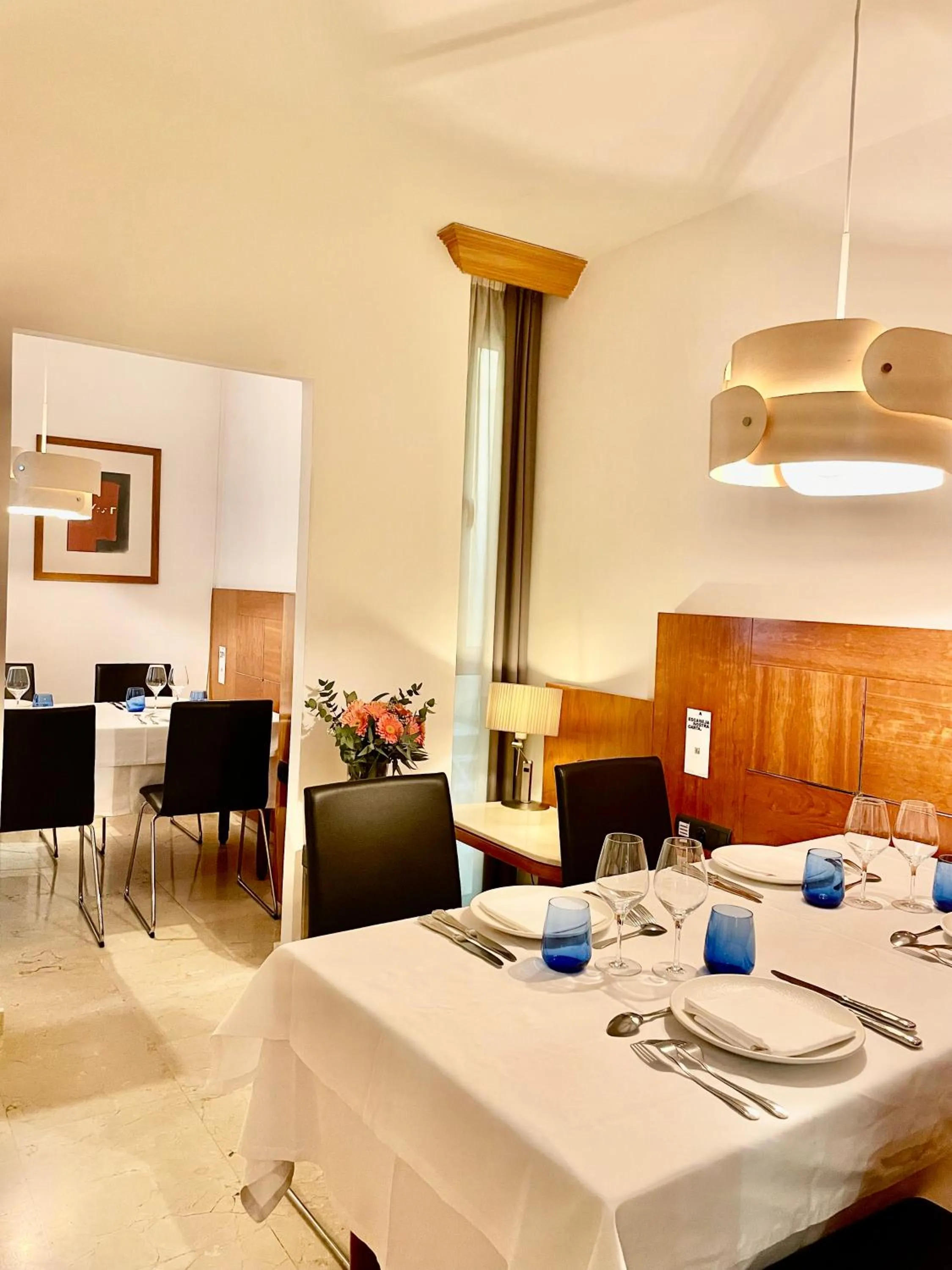 Restaurant/places to eat in Hotel Calasanz