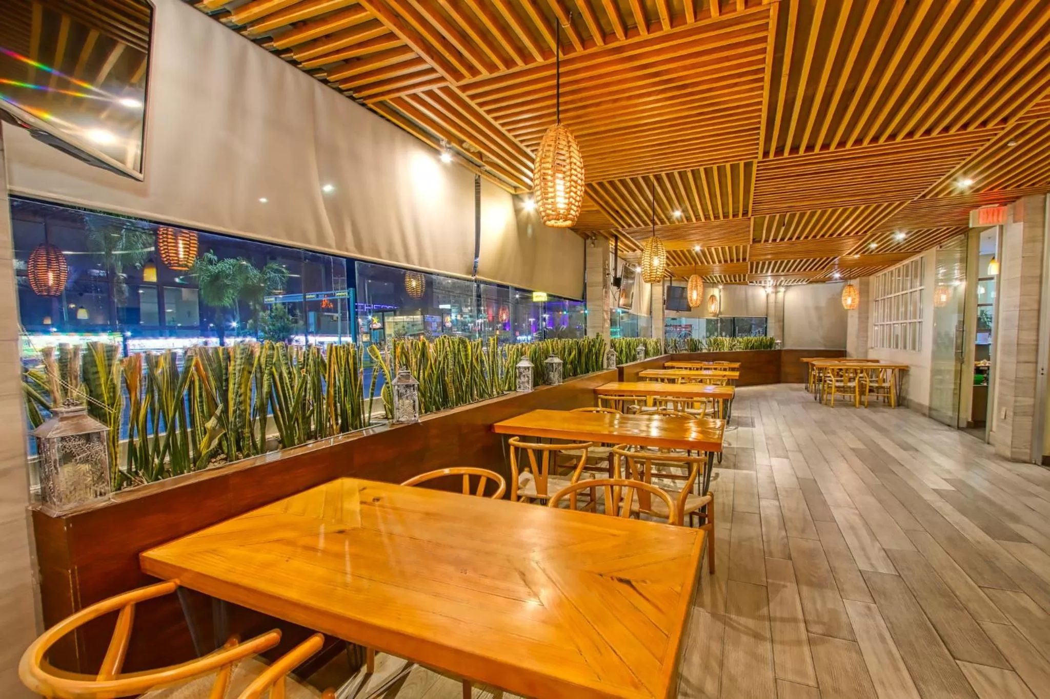 Restaurant/places to eat in Holiday Inn Leon-Convention Center by IHG