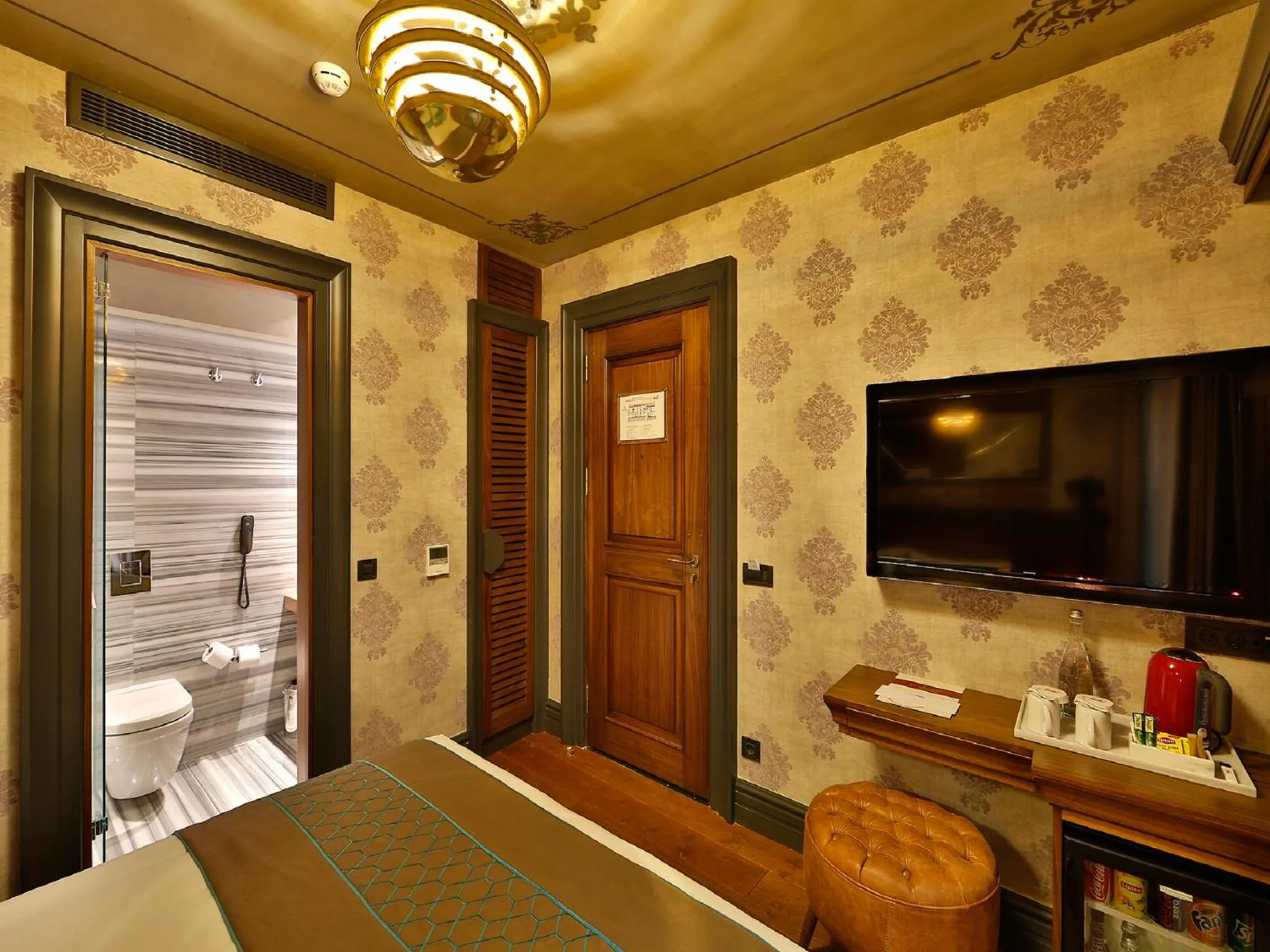 Shower, Bed in Sanat Boutique Hotel Pera