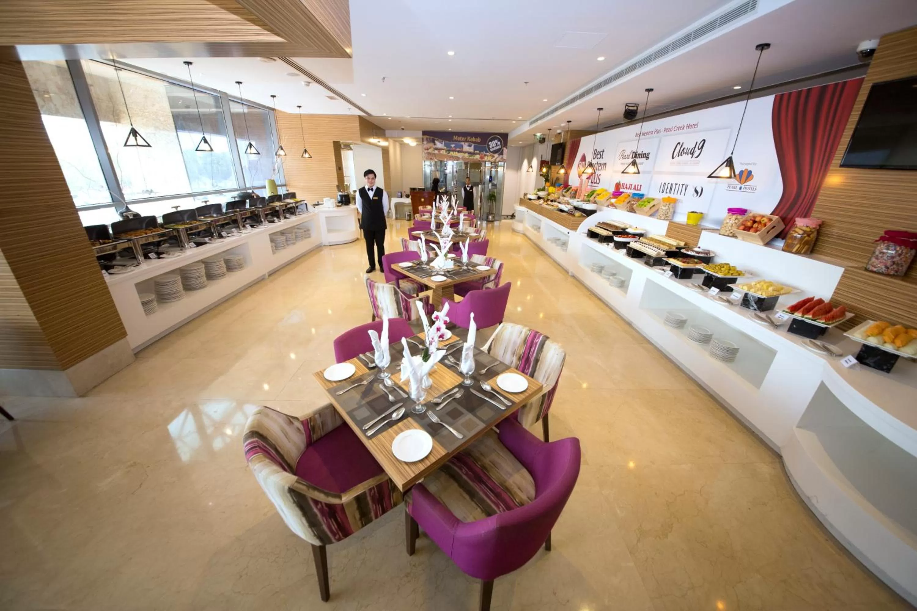 Continental breakfast in Best Western Plus Pearl Creek