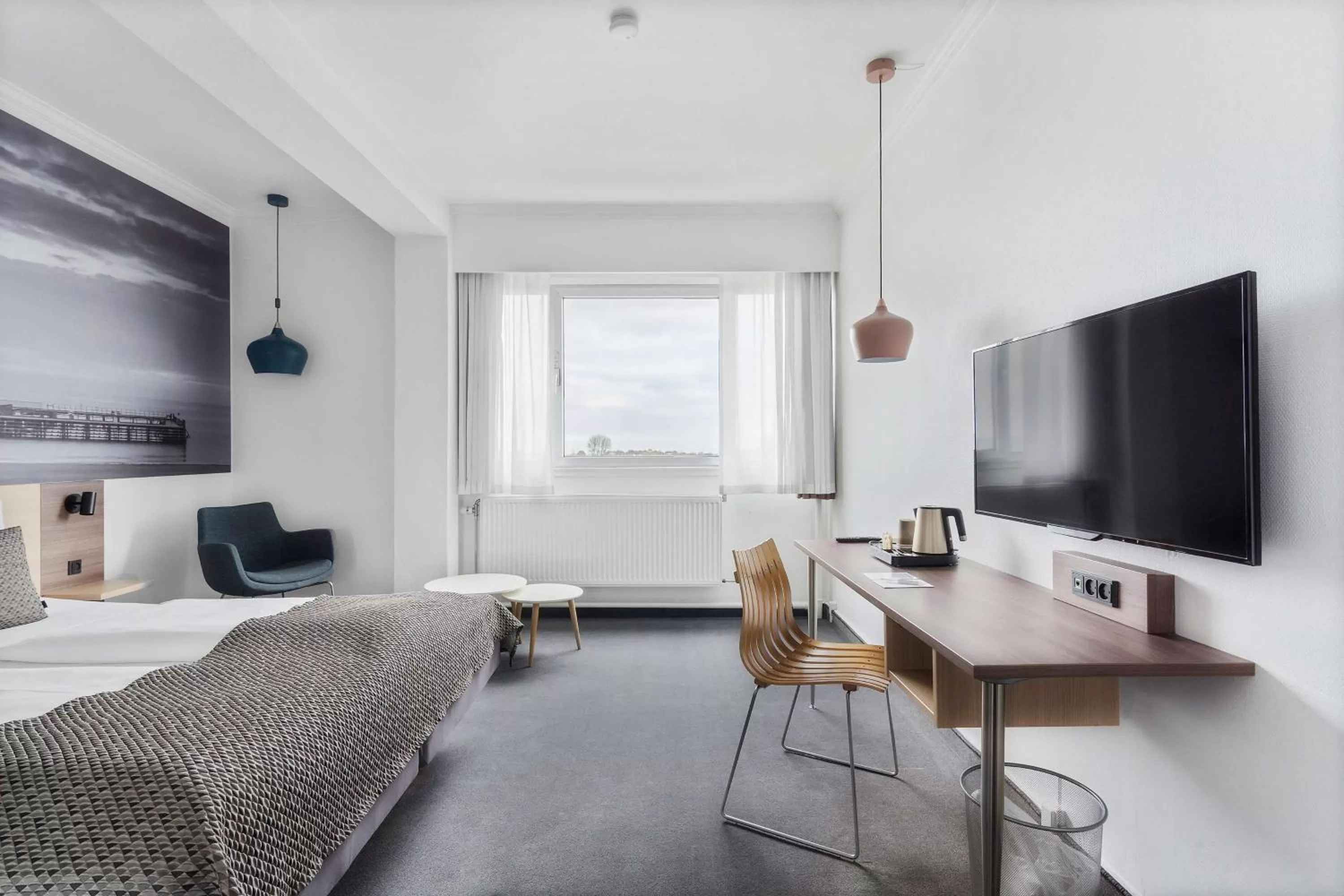 Bedroom, Bed in Best Western Plus Airport Hotel