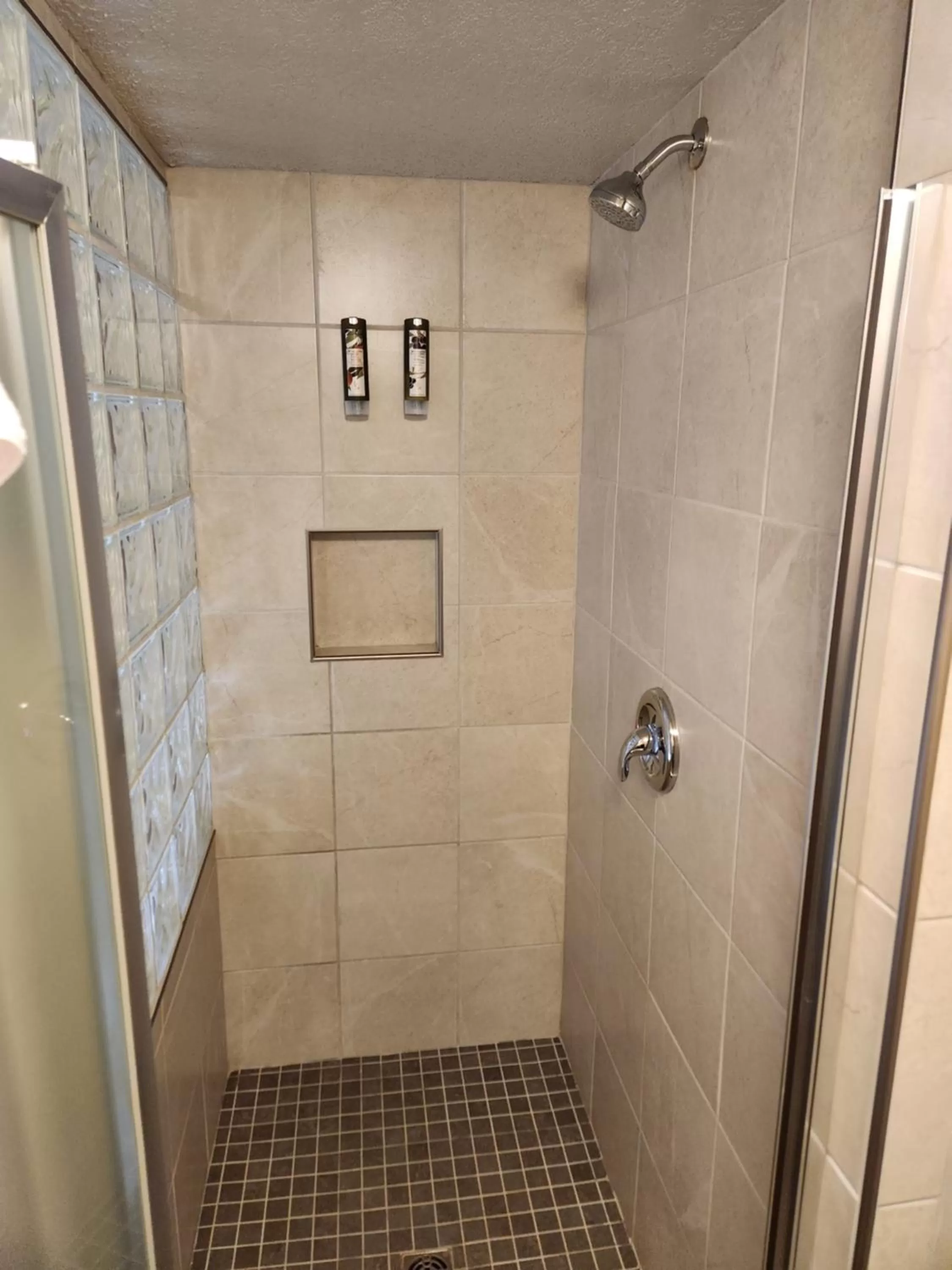 Shower in Waterton Lakes Lodge Resort