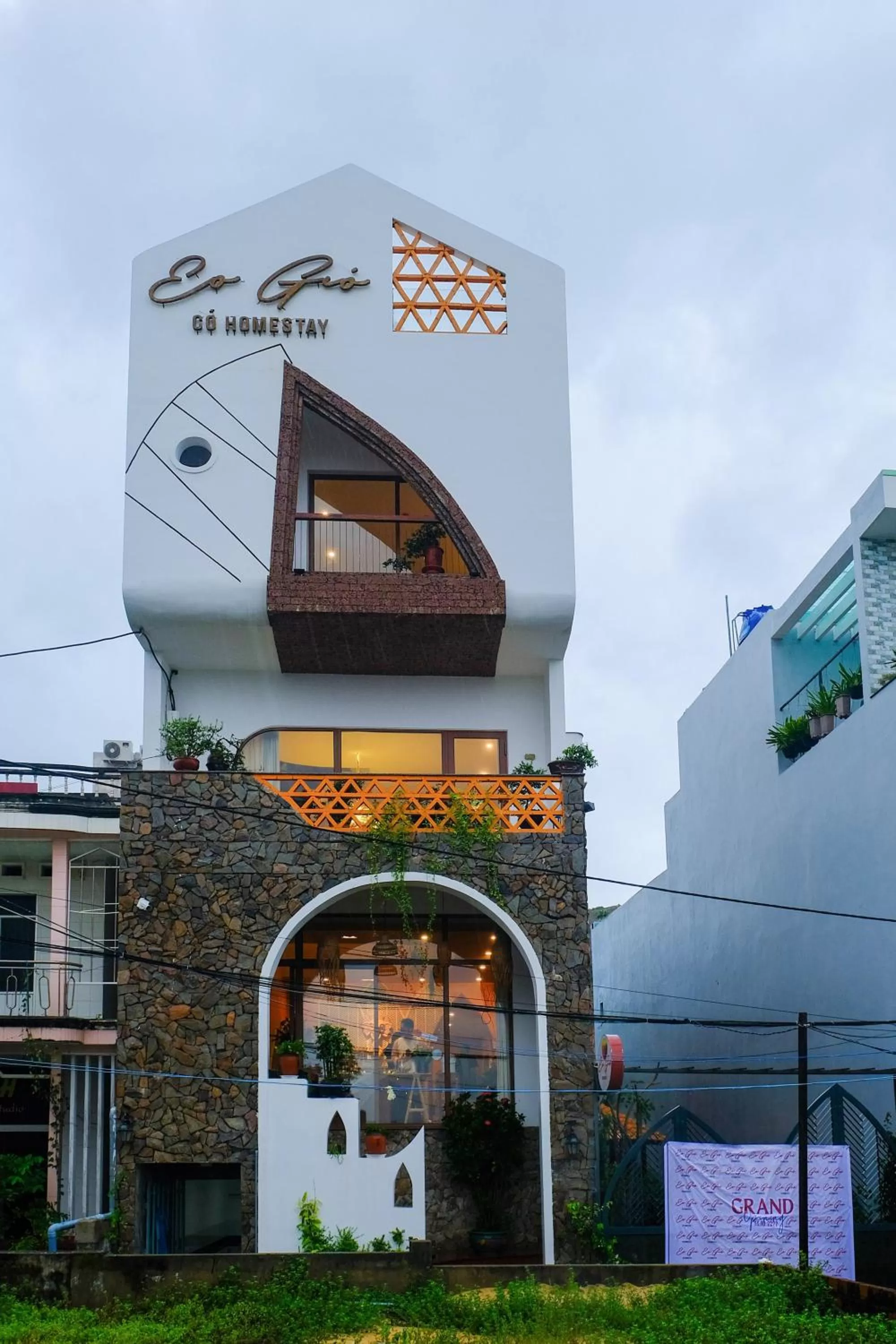 Property Building in Eo Gió Có Homestay