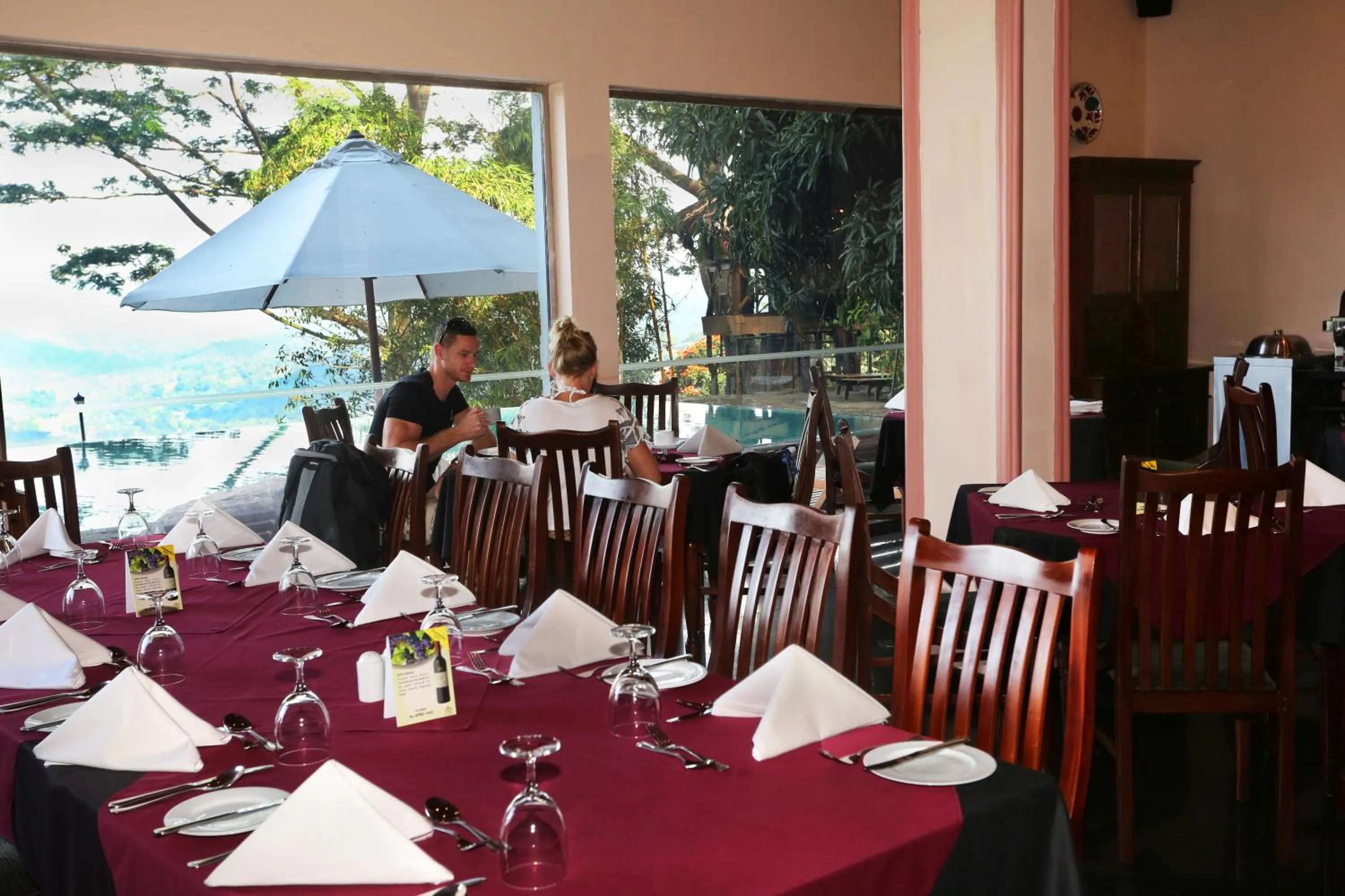 Restaurant/places to eat in Randholee Resort & Spa