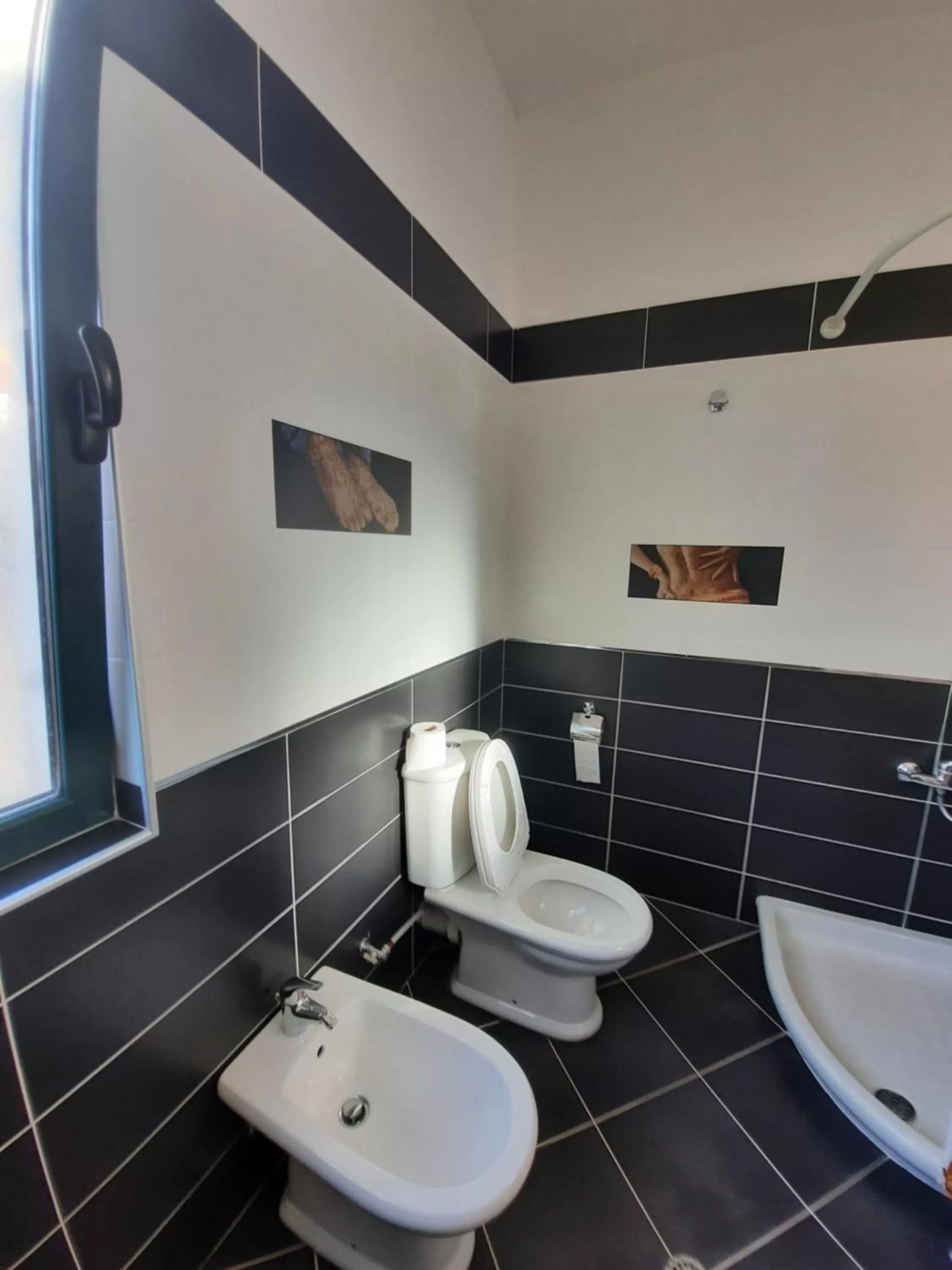 Bathroom in Guesthouse "PELIVANI"