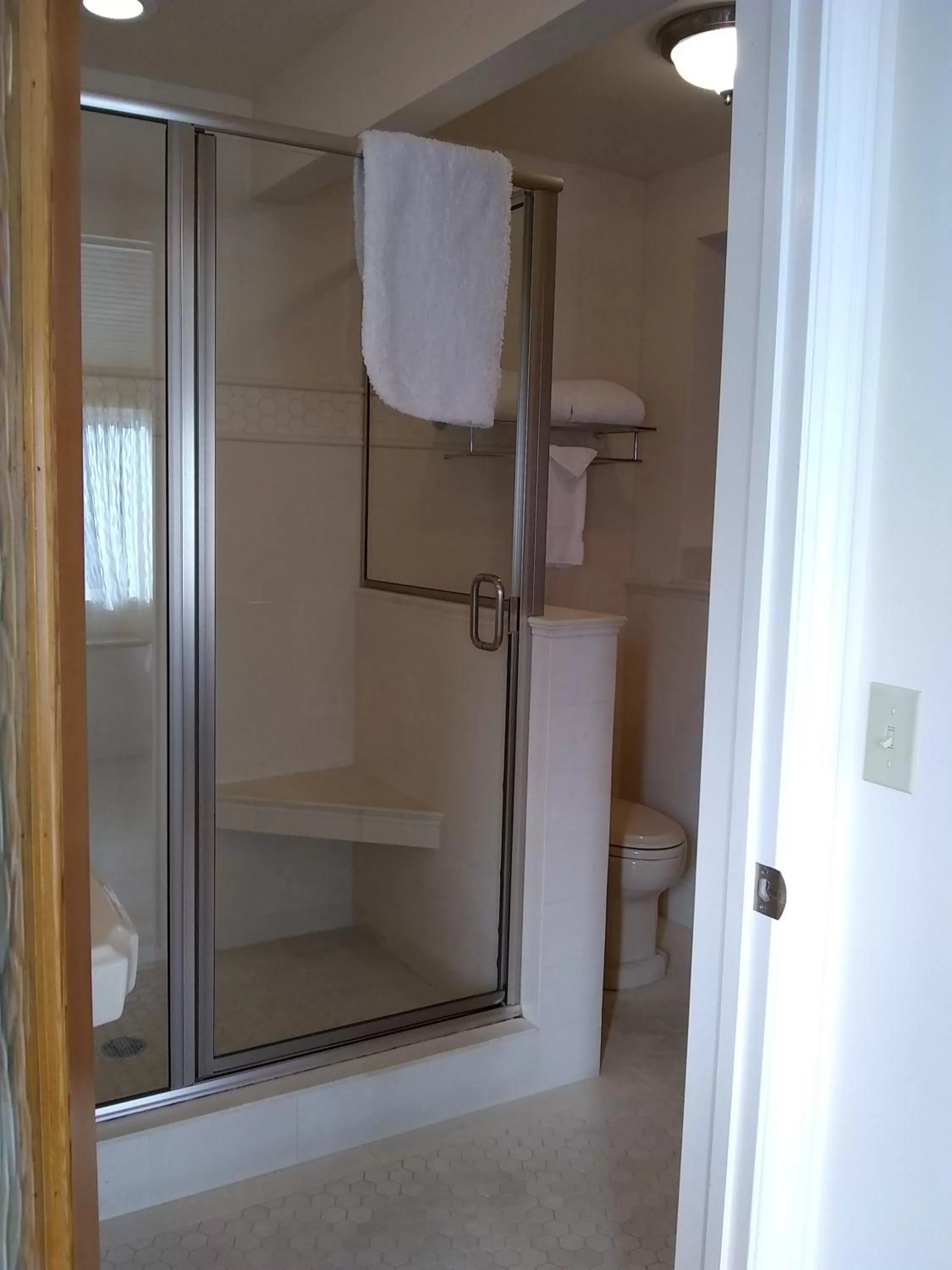 Shower in Noyo Harbor Inn