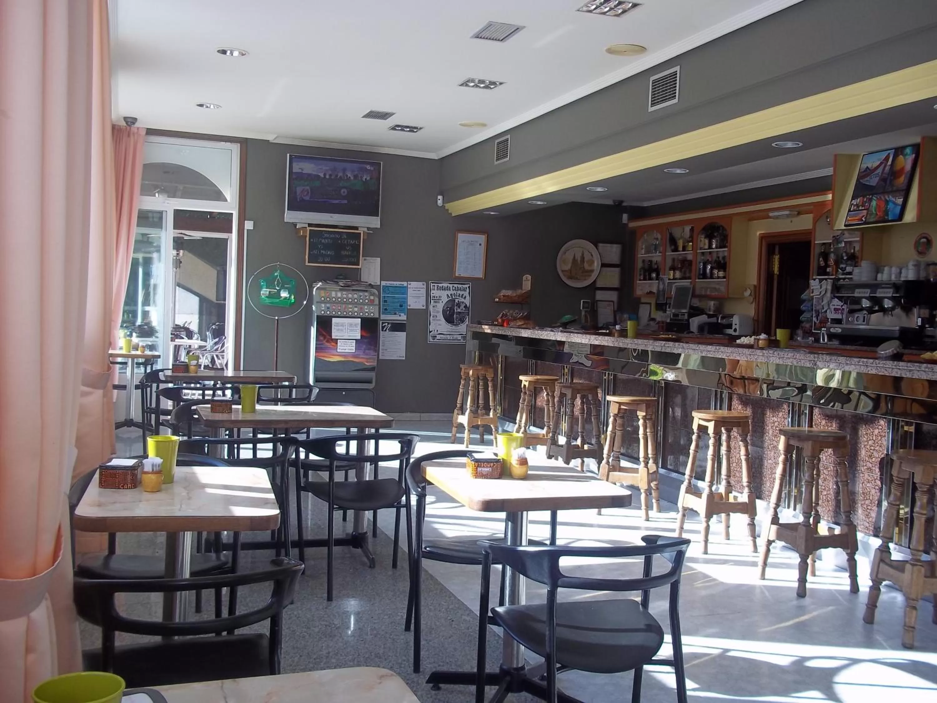 Lounge or bar in Hotel Suiza