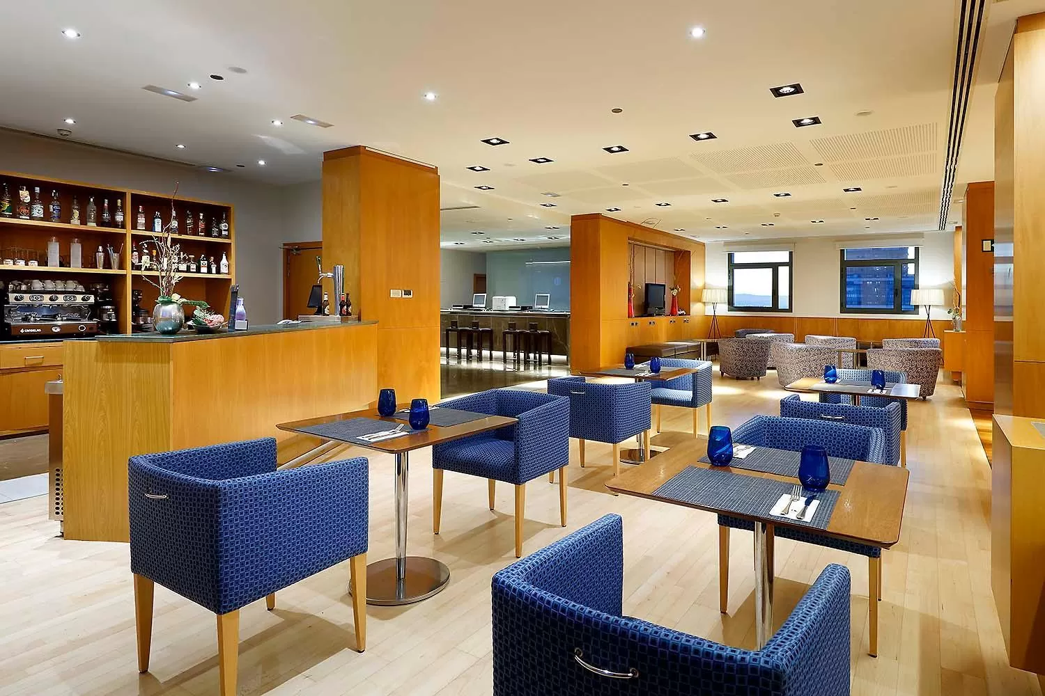 Communal lounge/ TV room in Eurostars Gran Valencia