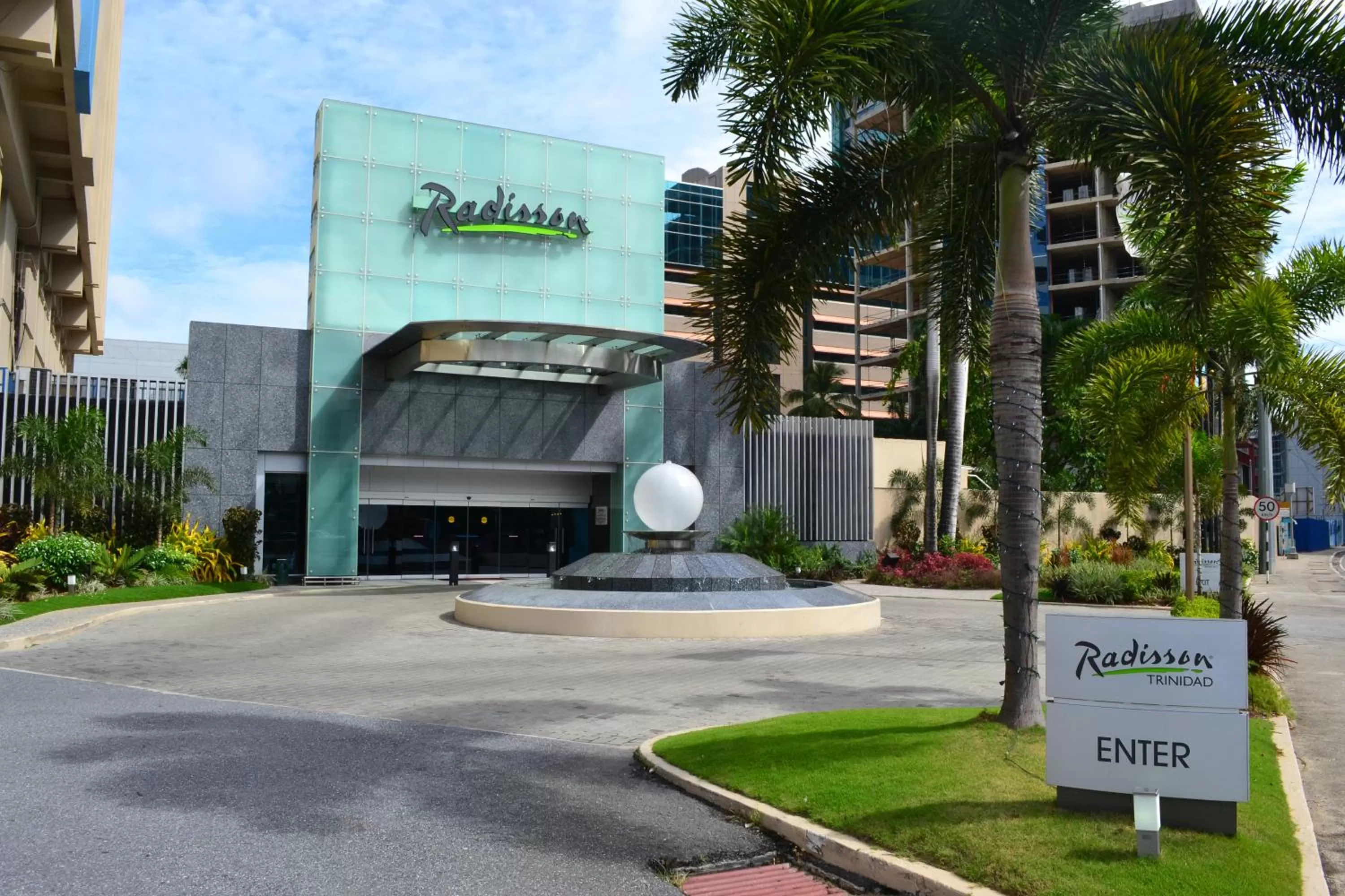 Facade/entrance in Radisson Hotel Trinidad