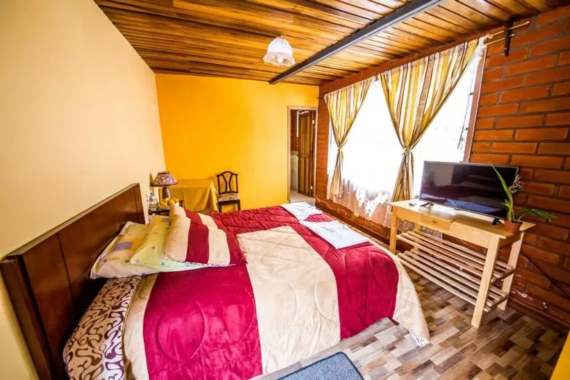 Bird's eye view, Bed in Hotel Donde Ivan